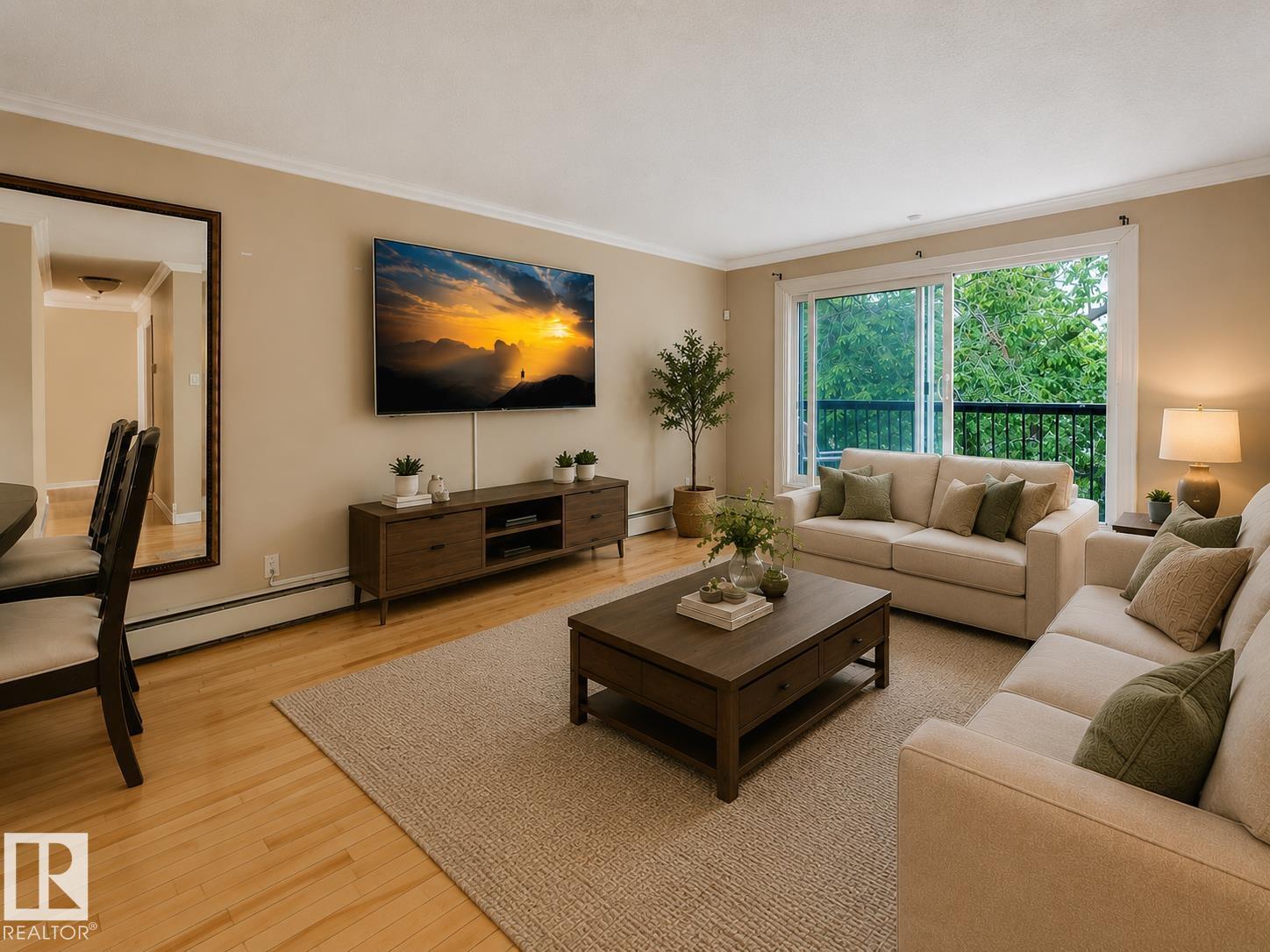 Photo 6 at 403 - 10165 113 Street NW, Wîhkwêntôwin, Edmonton