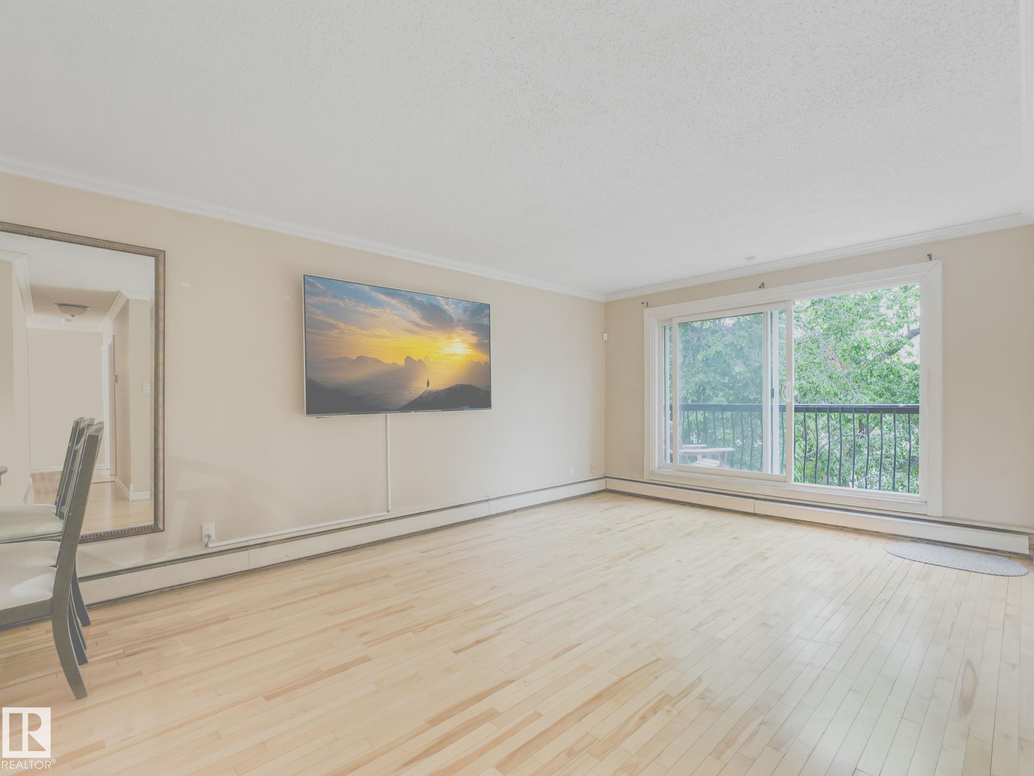 Photo 7 at 403 - 10165 113 Street NW, Wîhkwêntôwin, Edmonton