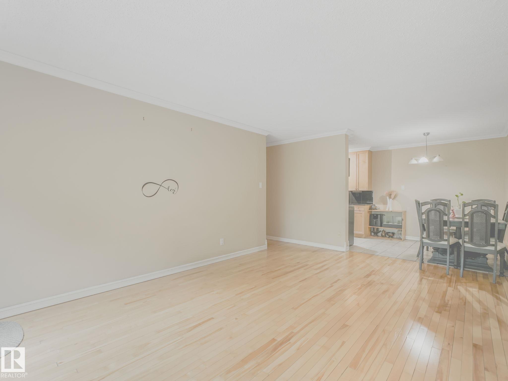 Photo 9 at 403 - 10165 113 Street NW, Wîhkwêntôwin, Edmonton