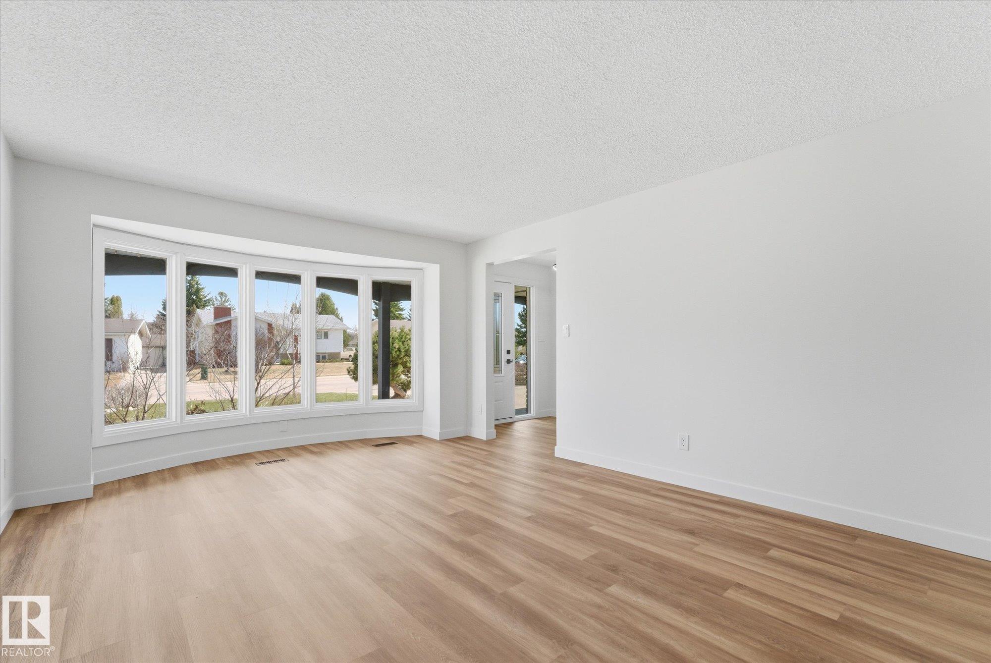 Photo 12 at 4224 110 Street NW, Rideau Park, Edmonton