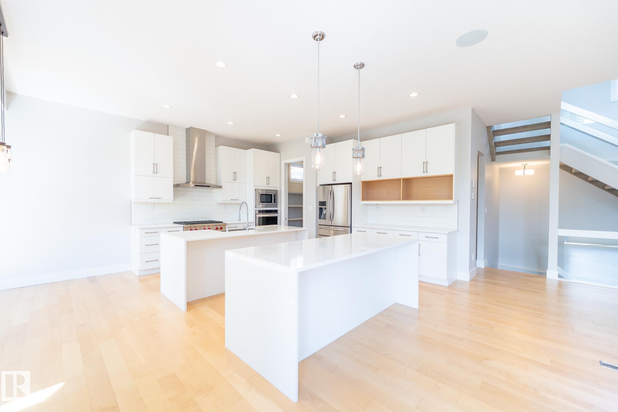 Photo 11 at 7376 May Common NW, Magrath Heights, Edmonton