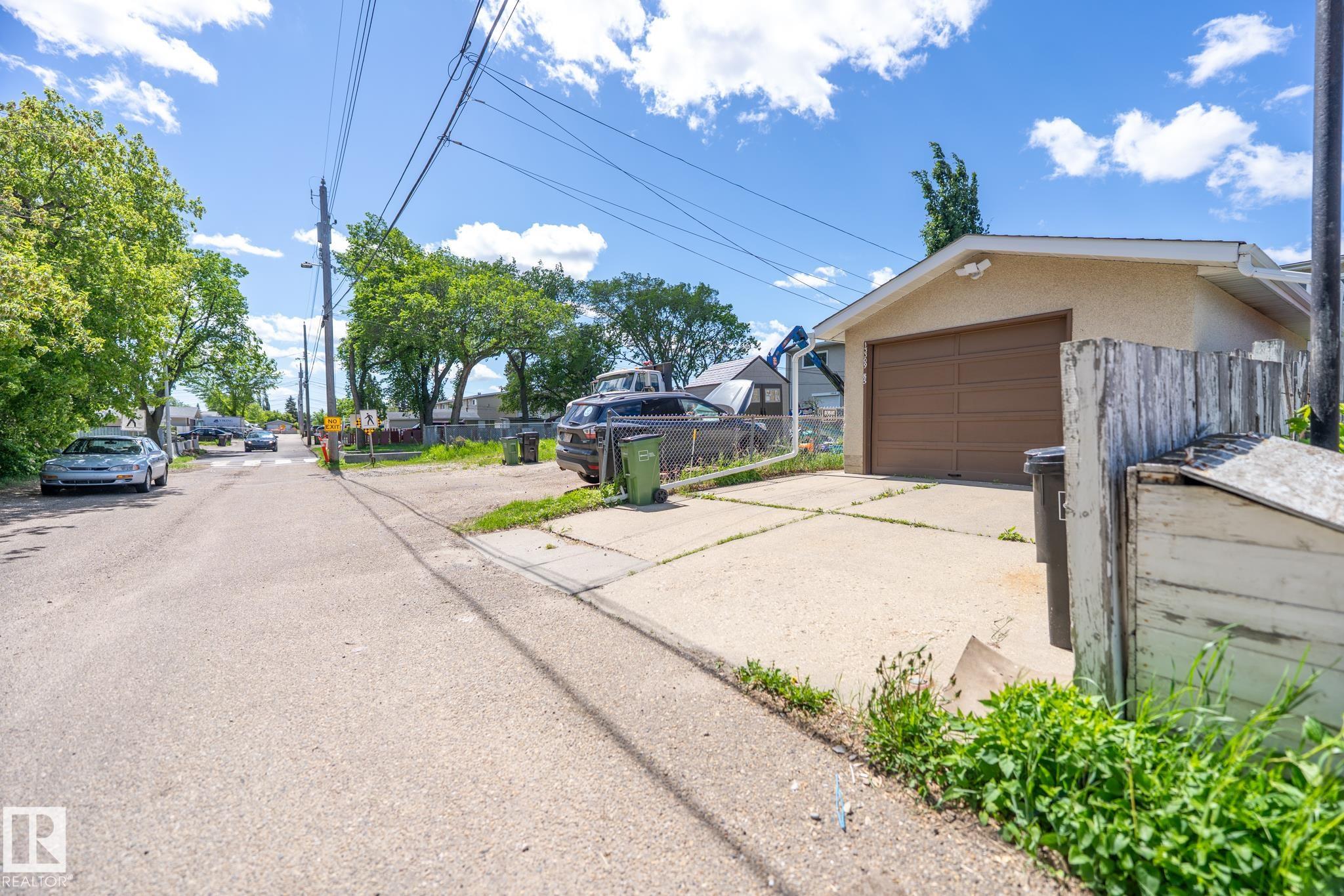Photo 38 at 13309 85 Street NW, Glengarry, Edmonton