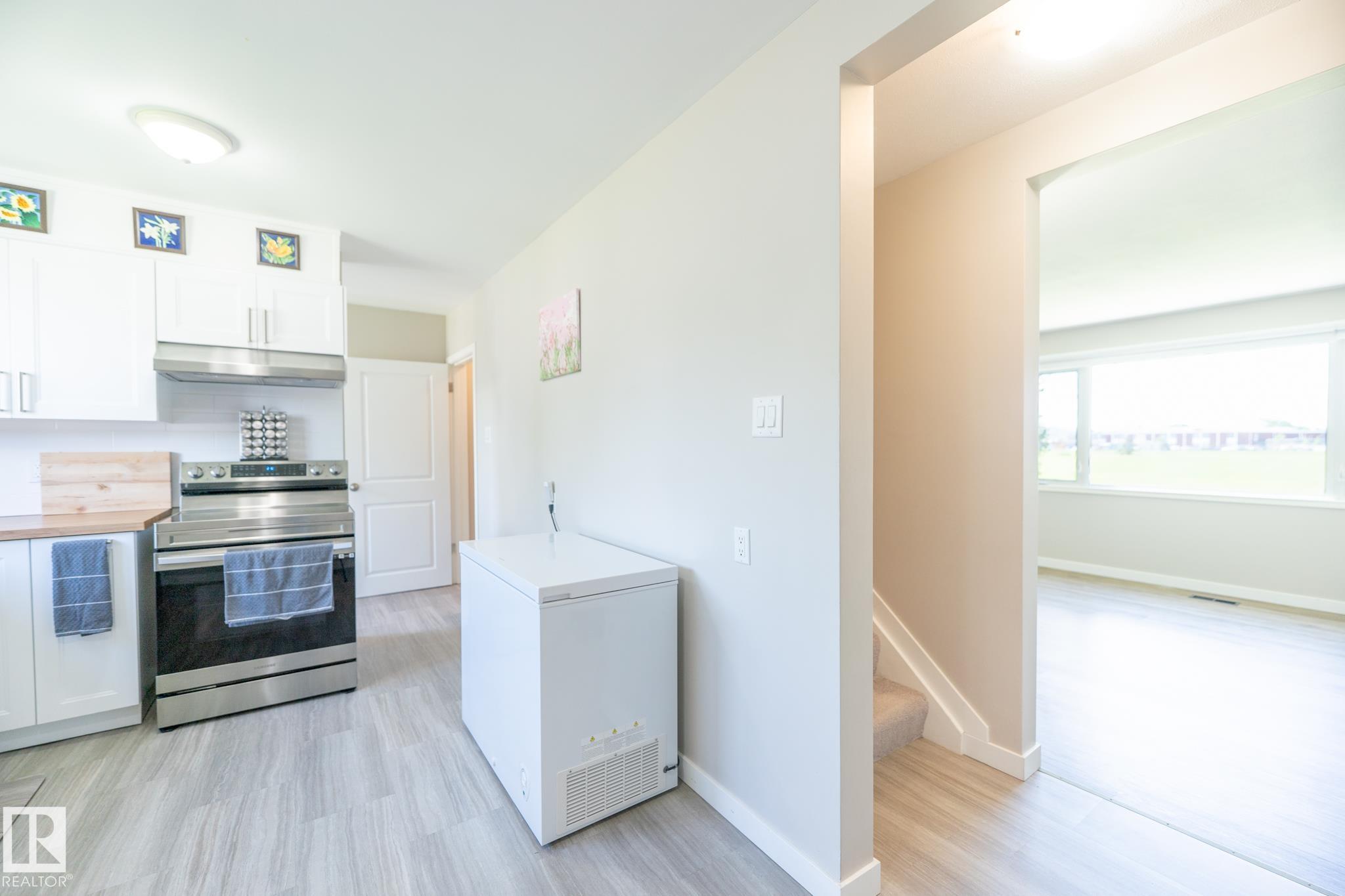 Photo 7 at 13309 85 Street NW, Glengarry, Edmonton