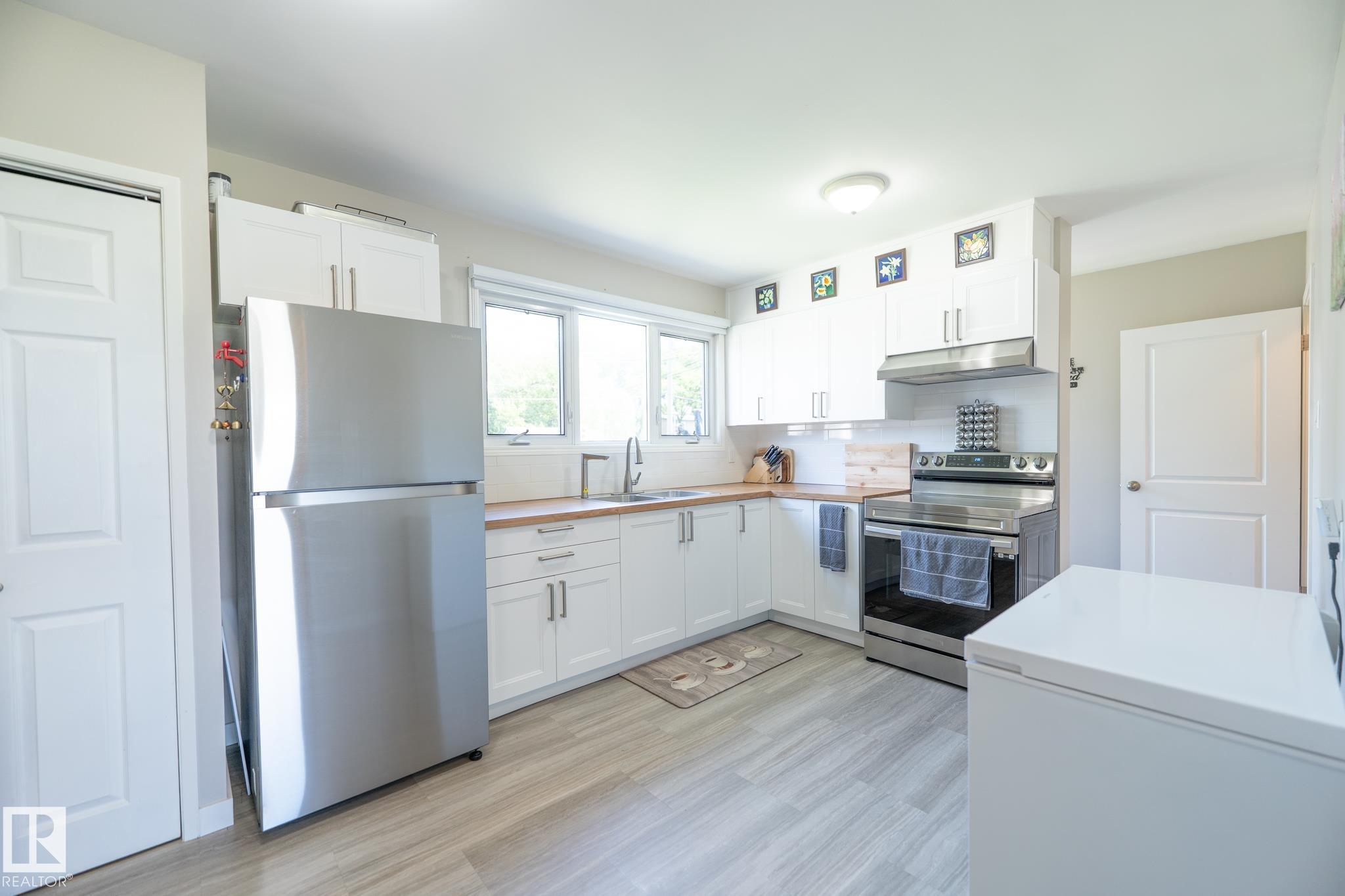 Photo 8 at 13309 85 Street NW, Glengarry, Edmonton