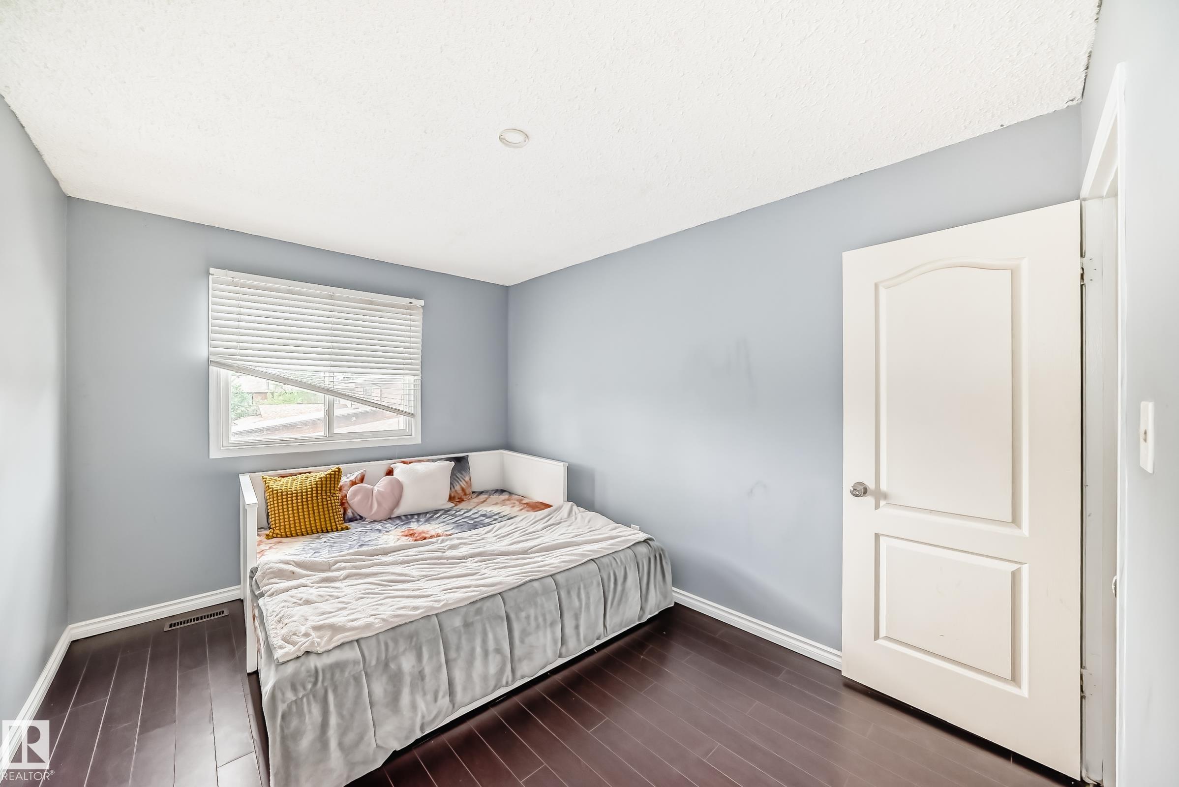 Photo 14 at 13621 28 Street NW, Kernohan, Edmonton