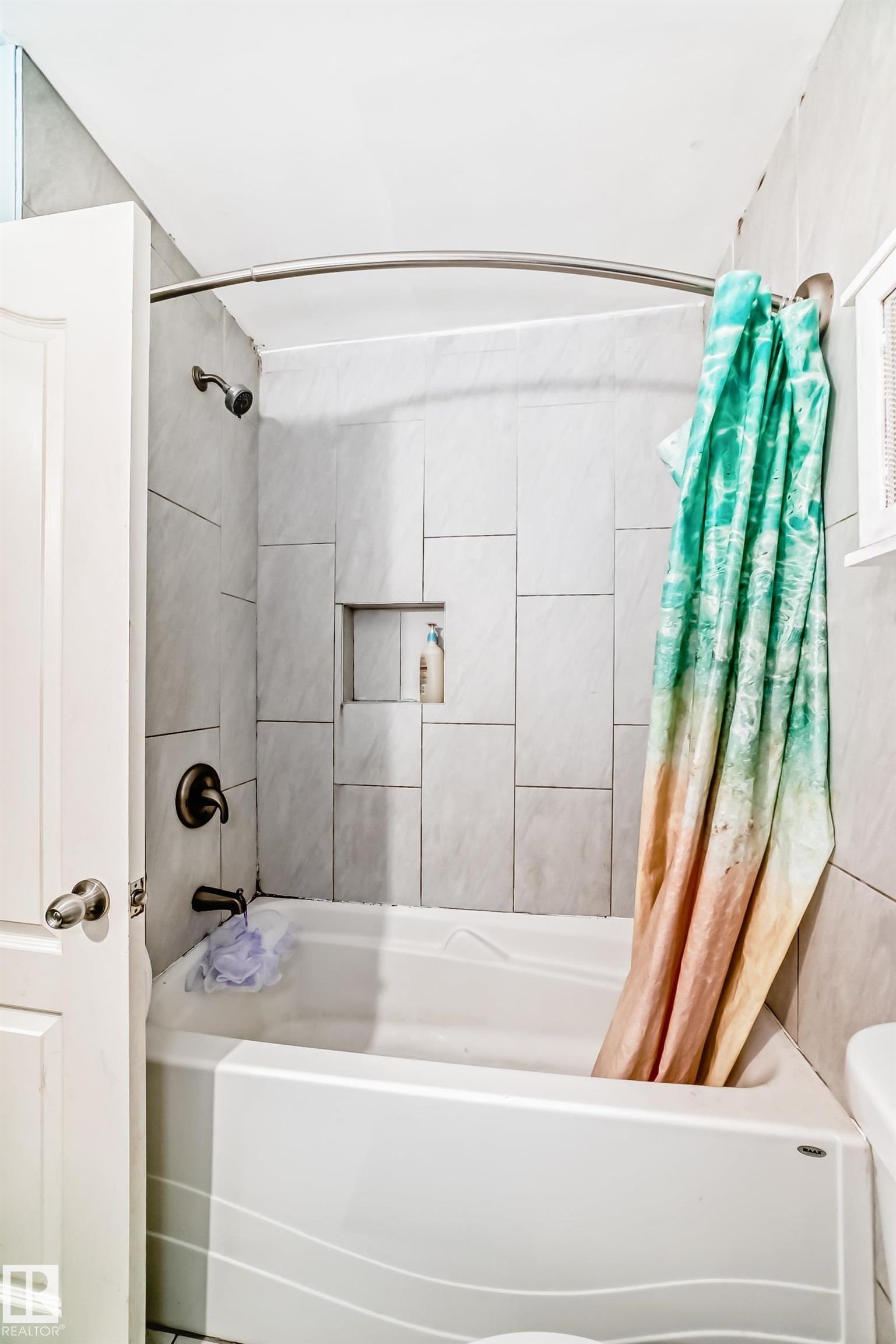 Photo 18 at 13621 28 Street NW, Kernohan, Edmonton