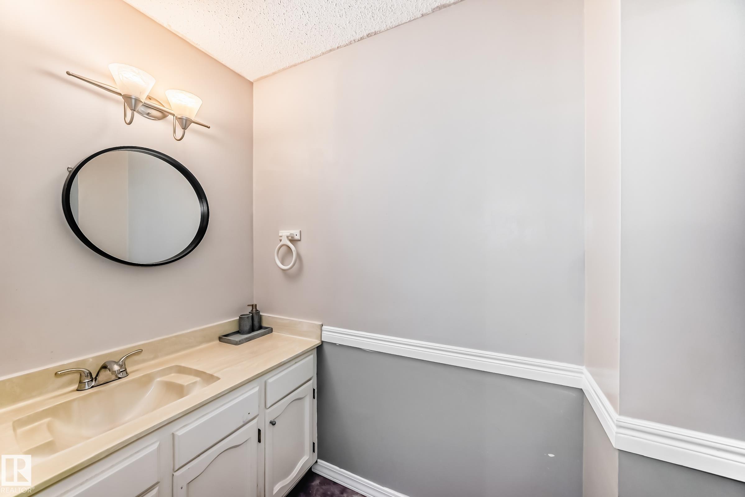 Photo 8 at 13621 28 Street NW, Kernohan, Edmonton