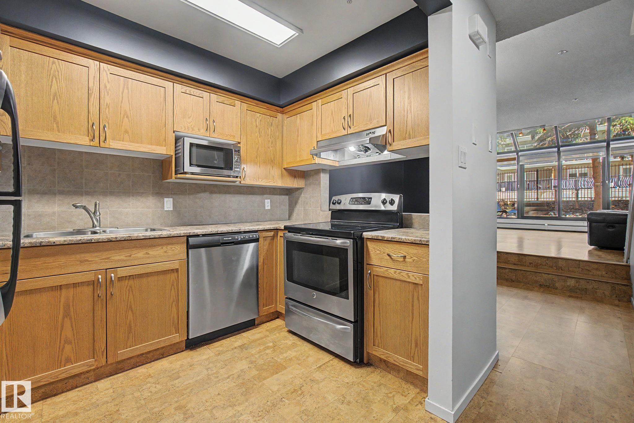 Photo 16 at 11150 83 Avenue NW, Garneau, Edmonton