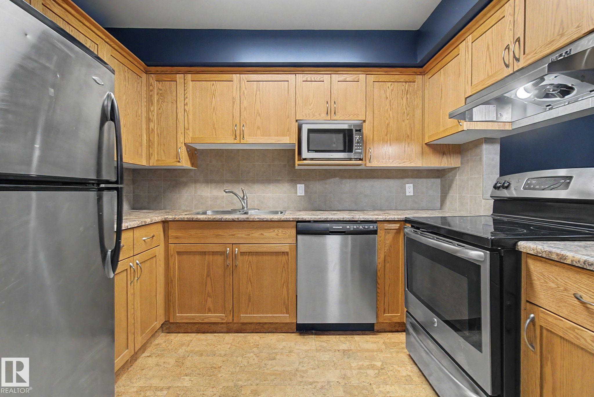 Photo 17 at 11150 83 Avenue NW, Garneau, Edmonton