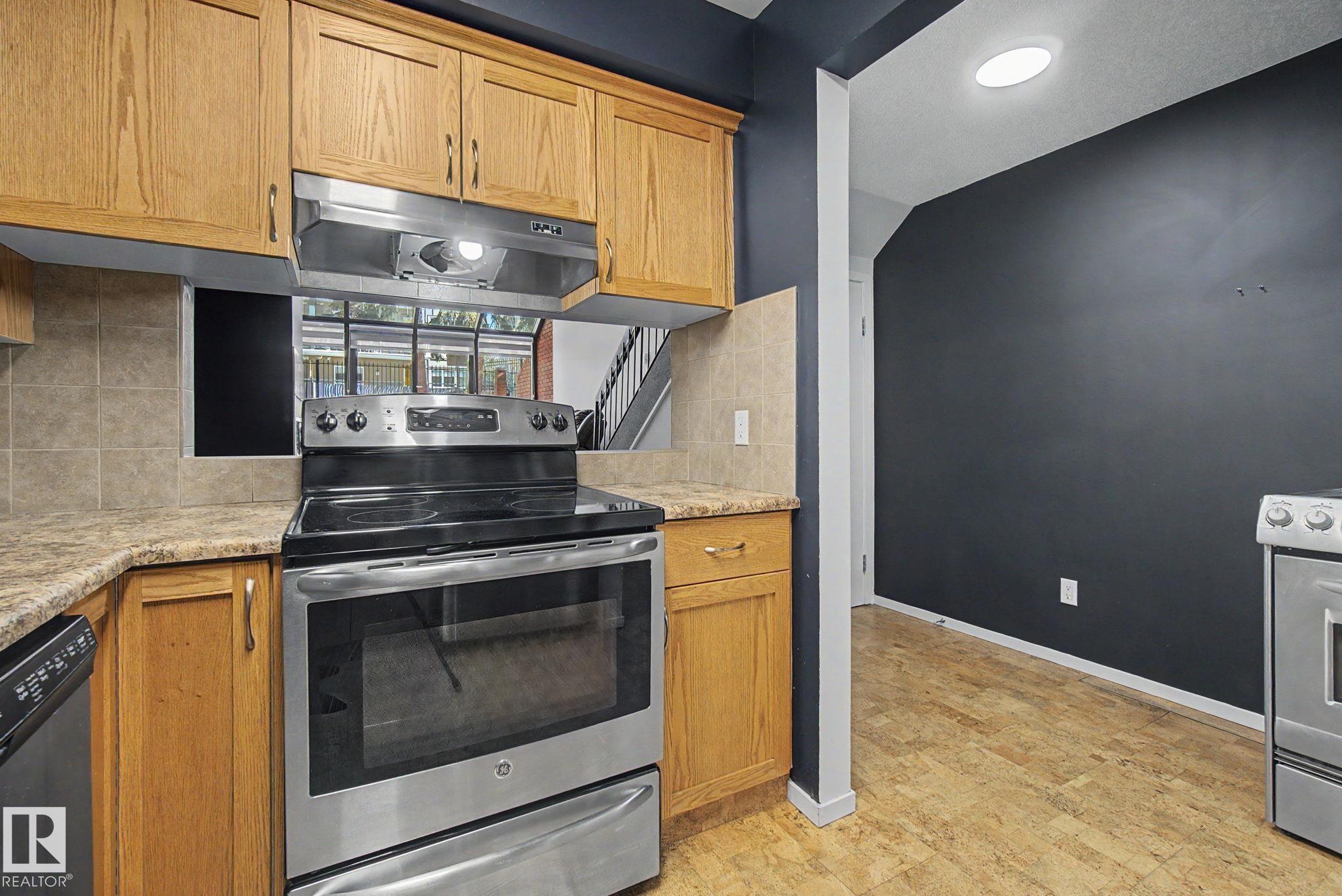Photo 19 at 11150 83 Avenue NW, Garneau, Edmonton