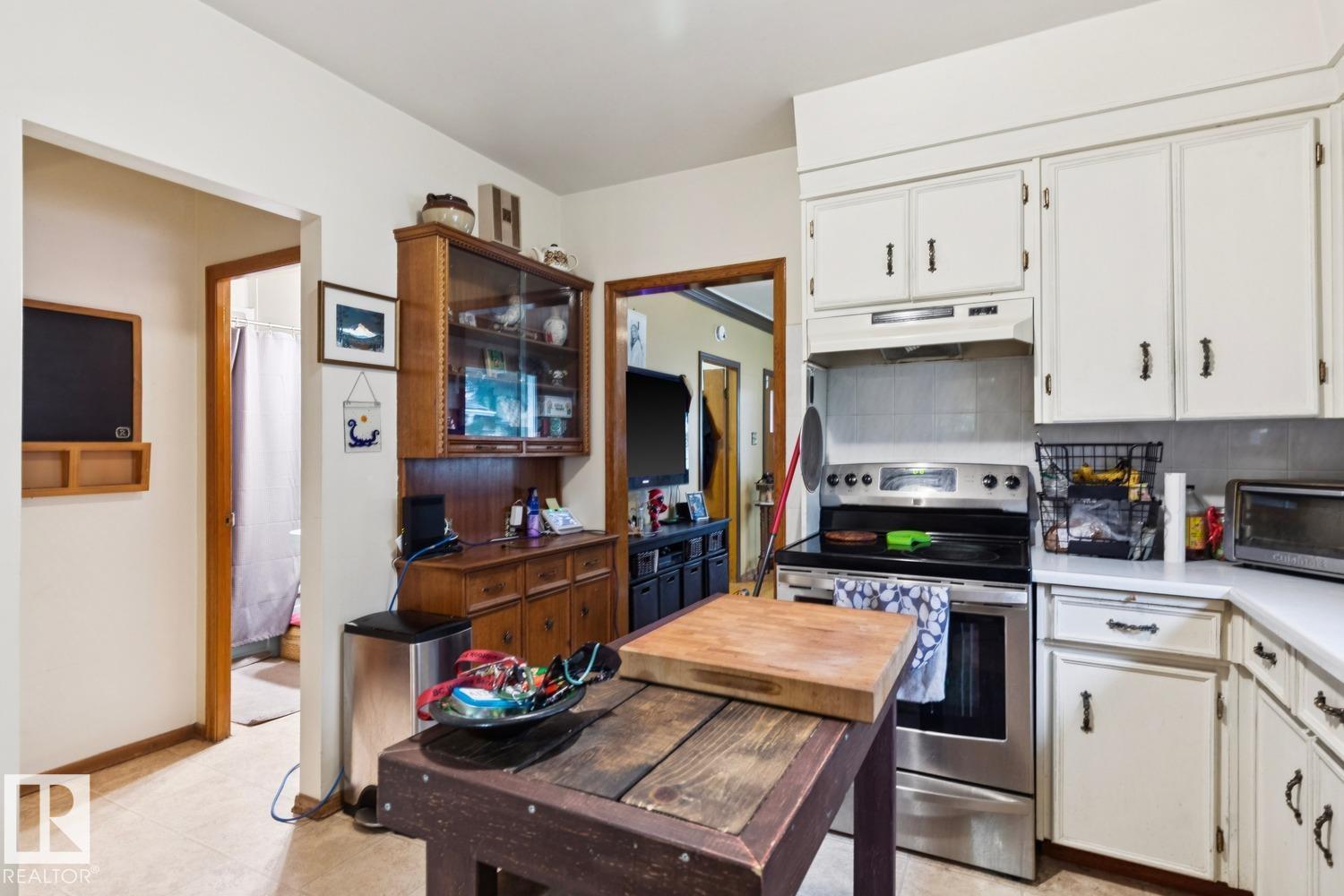 Photo 11 at 12760 118 Street NW, Calder, Edmonton