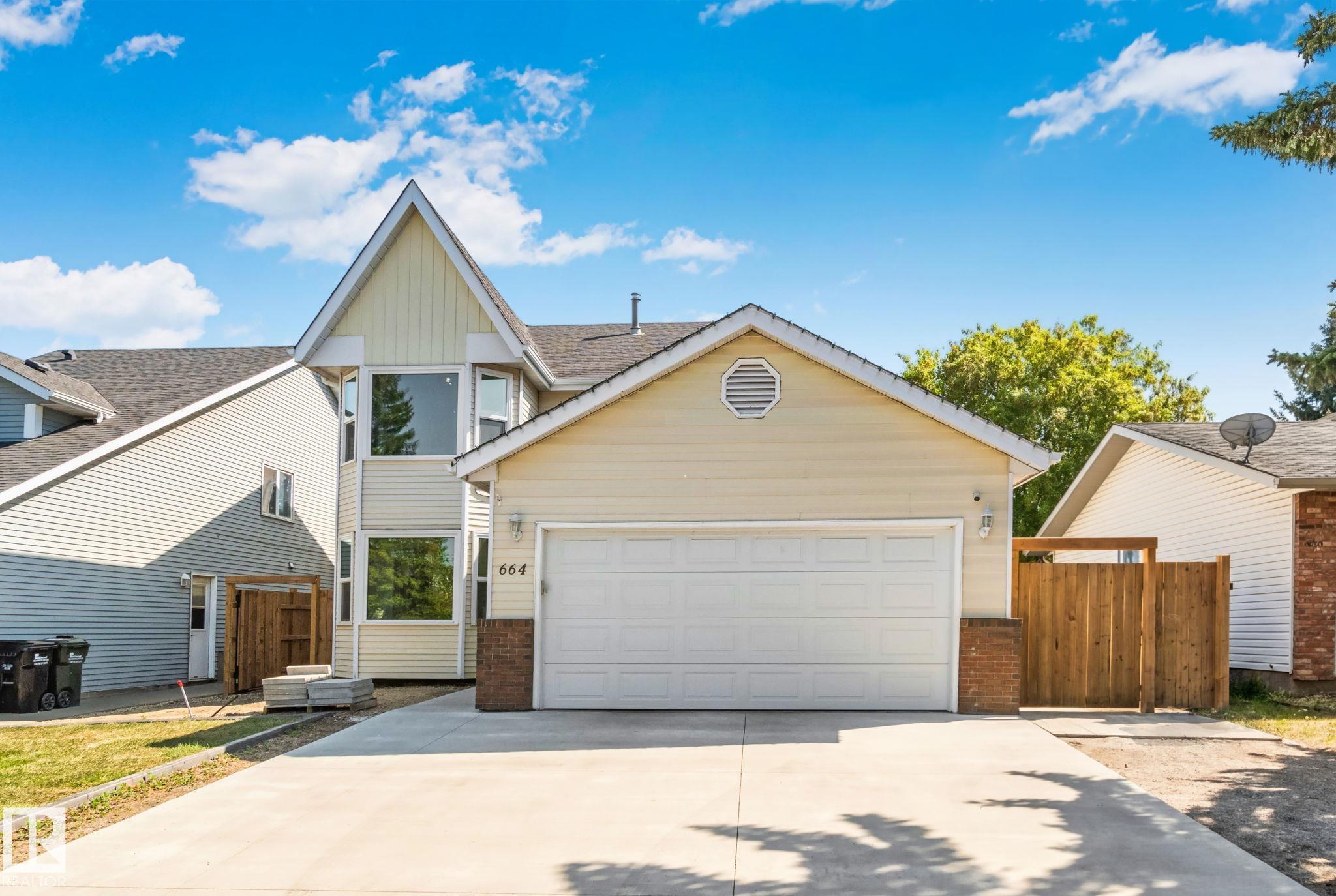 664 Village Drive, Village on the Lake, Sherwood Park