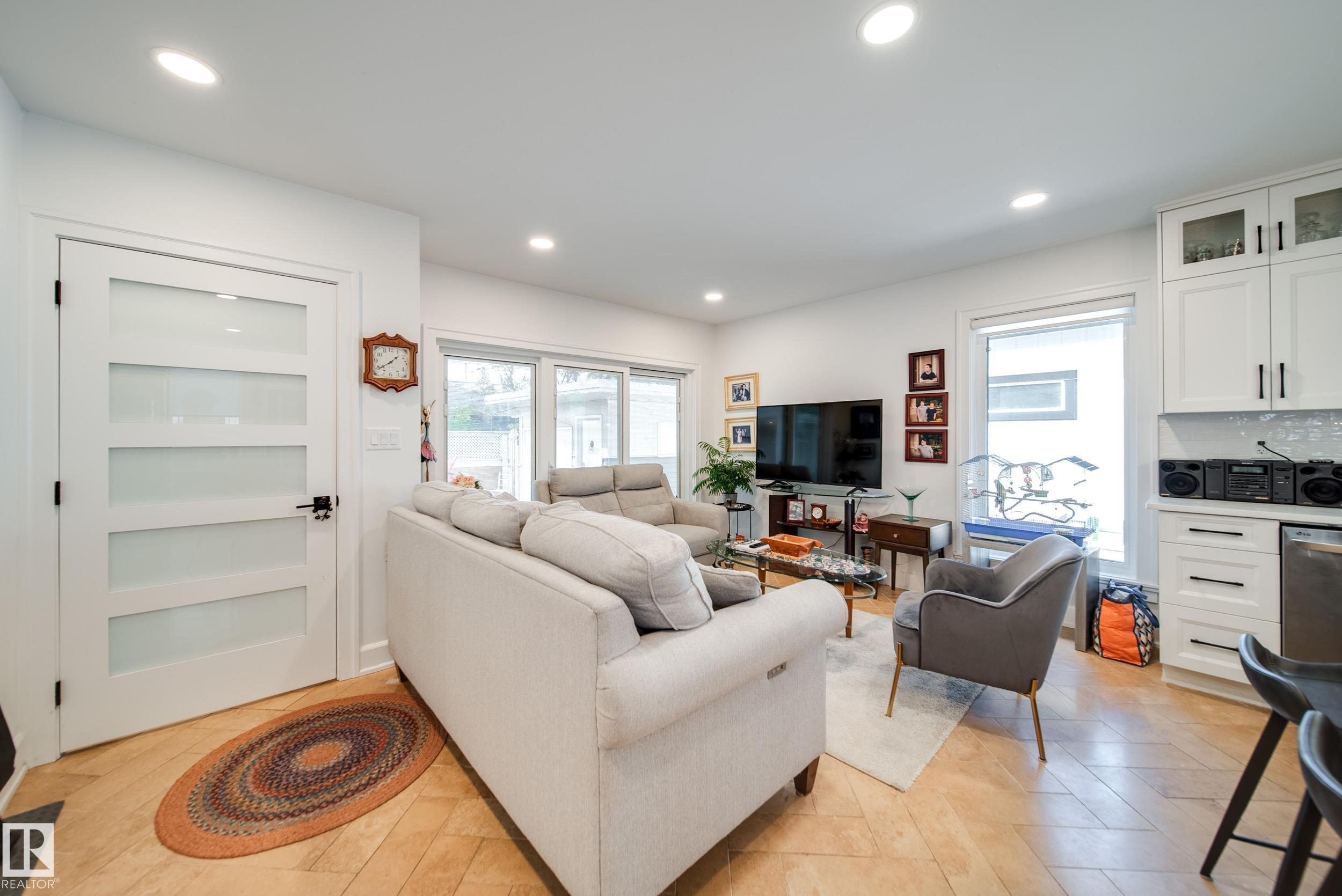 Photo 17 at 5310 Ada Boulevard NW, Highlands, Edmonton