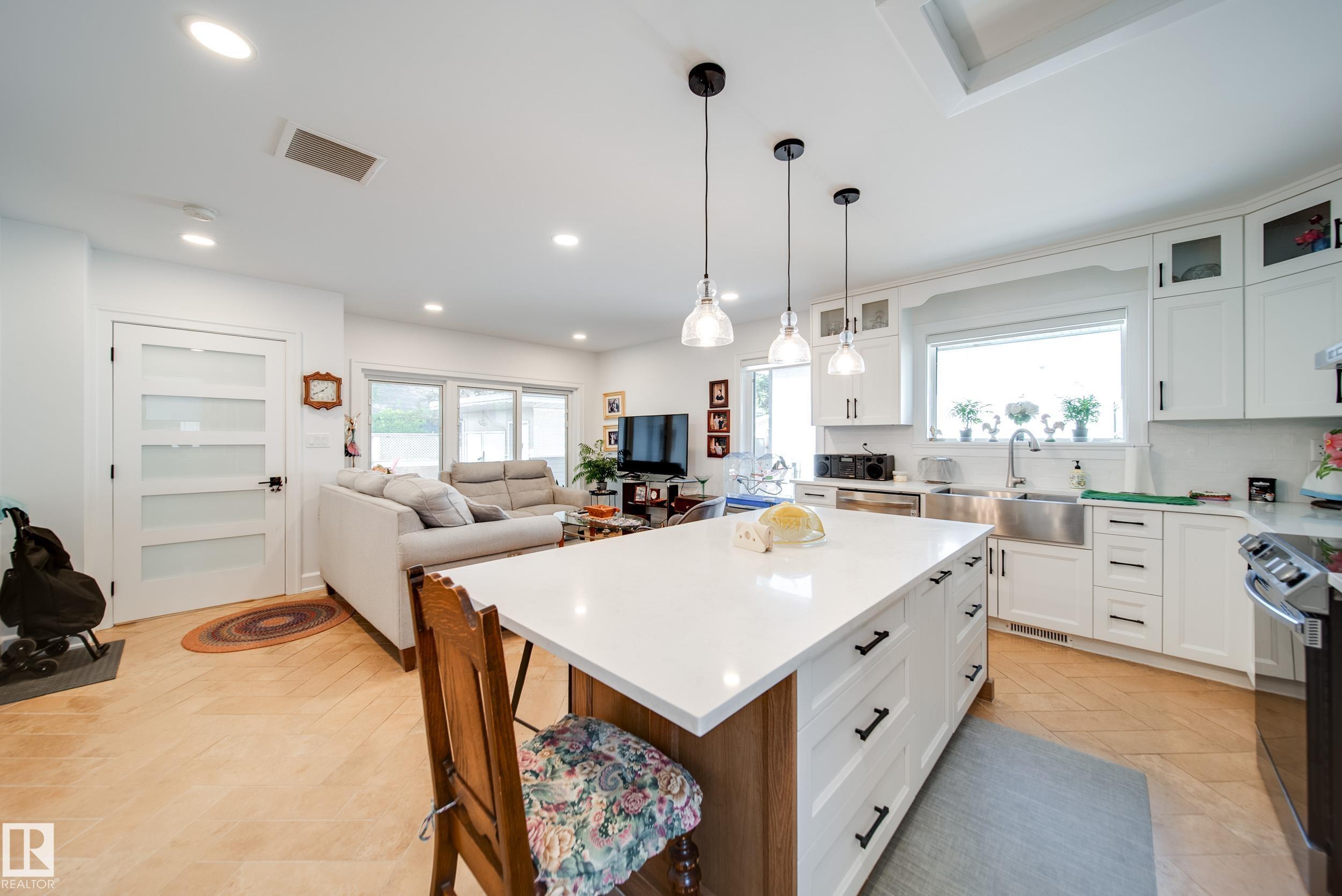 Photo 22 at 5310 Ada Boulevard NW, Highlands, Edmonton