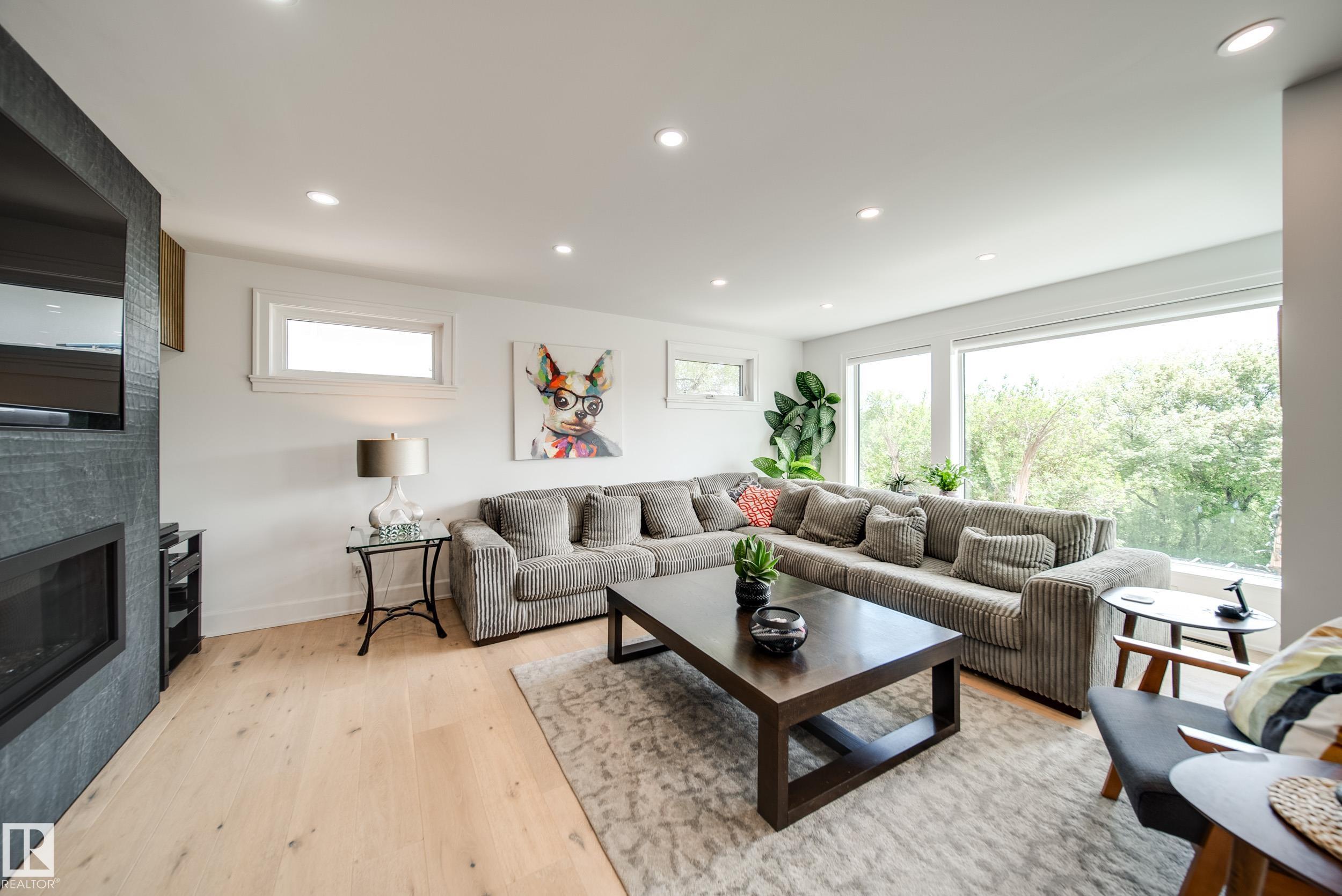 5310 Ada Boulevard NW, Highlands, Edmonton