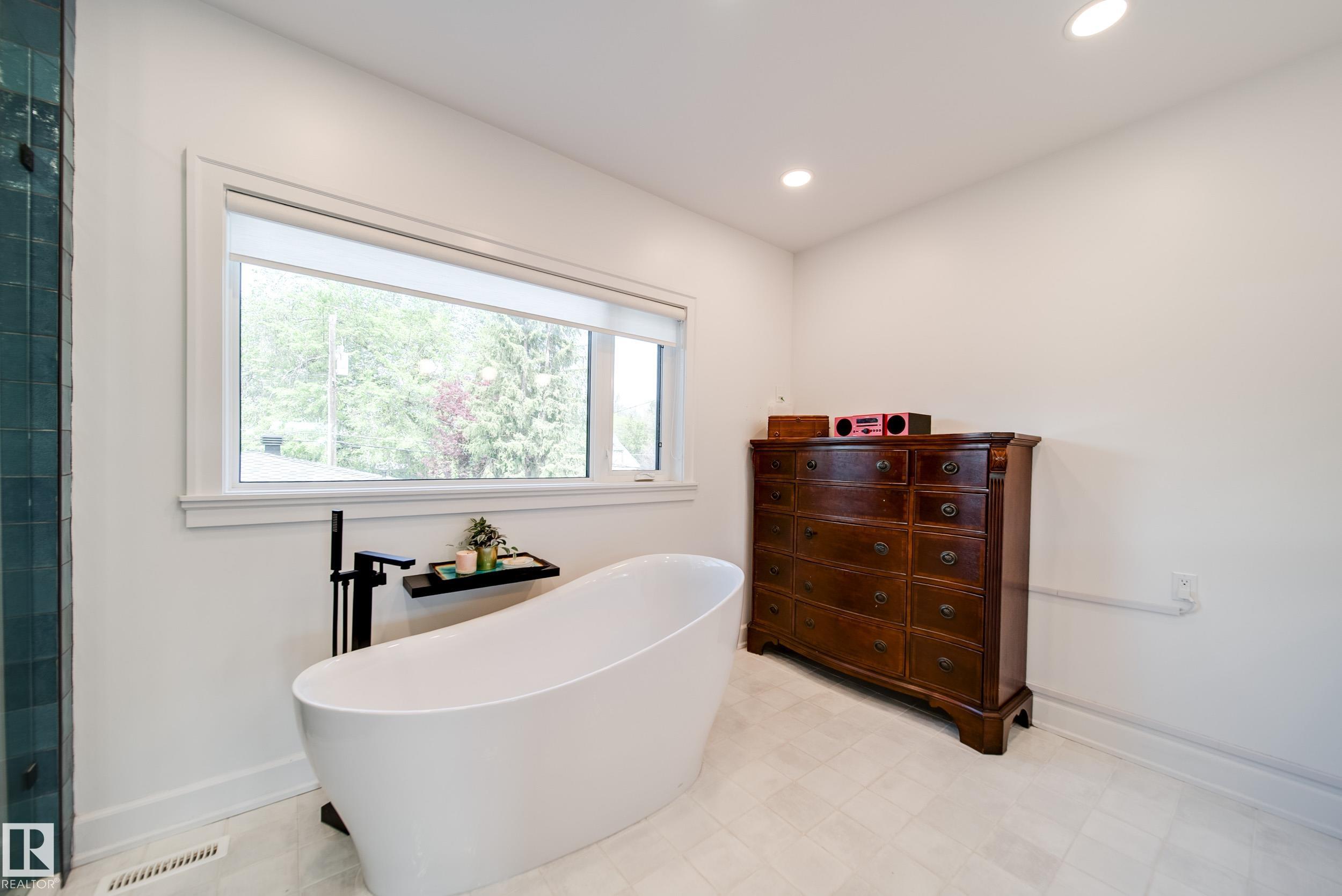 Photo 36 at 5310 Ada Boulevard NW, Highlands, Edmonton