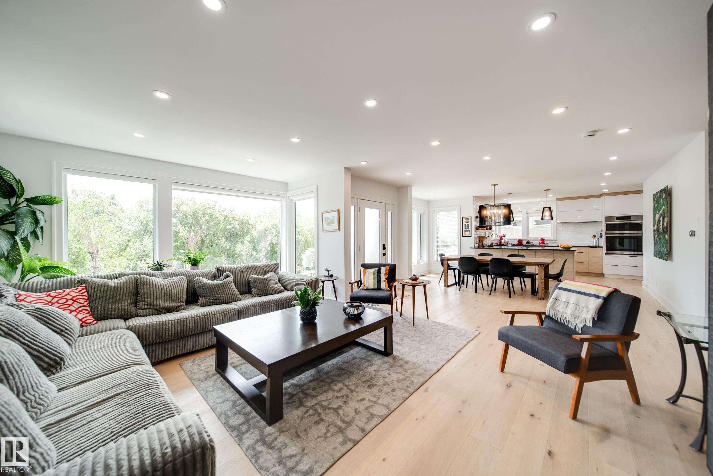 5310 Ada Boulevard NW, Highlands, Edmonton