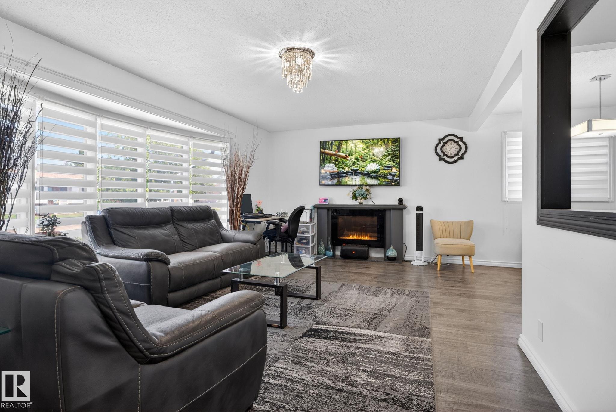 Photo 11 at 8807 24 Avenue NW, Meyonohk, Edmonton
