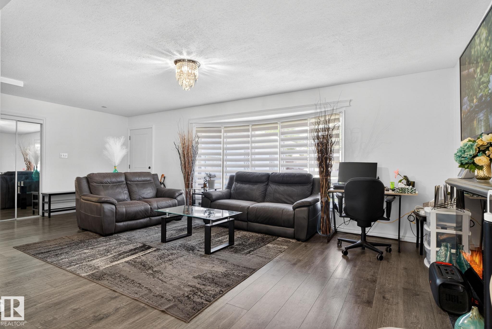 Photo 10 at 8807 24 Avenue NW, Meyonohk, Edmonton