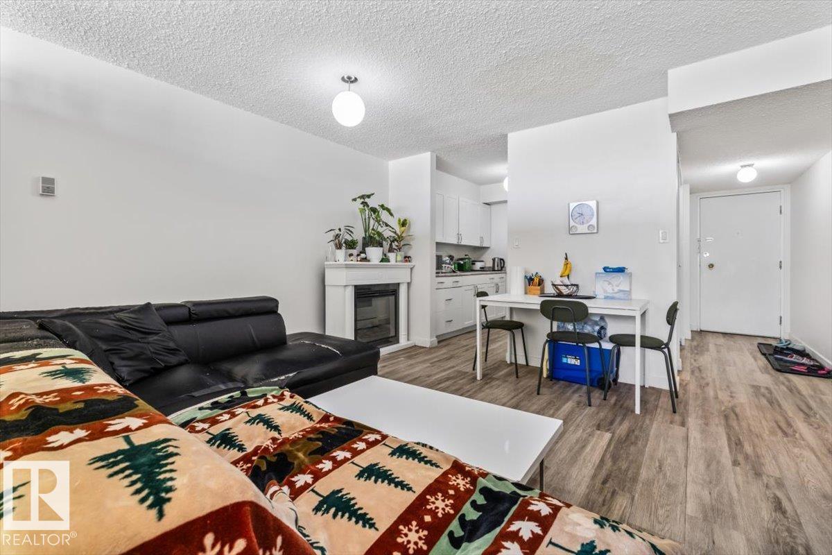 Photo 9 at 77 - 8735 165 Street NW, West Meadowlark Park, Edmonton