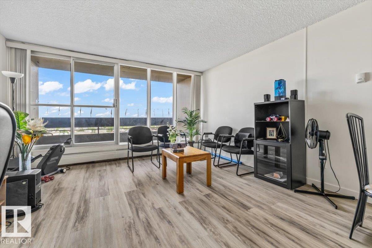 Photo 9 at 107 - 8735 165 Street NW, West Meadowlark Park, Edmonton