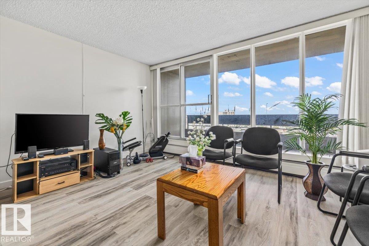 Photo 10 at 107 - 8735 165 Street NW, West Meadowlark Park, Edmonton