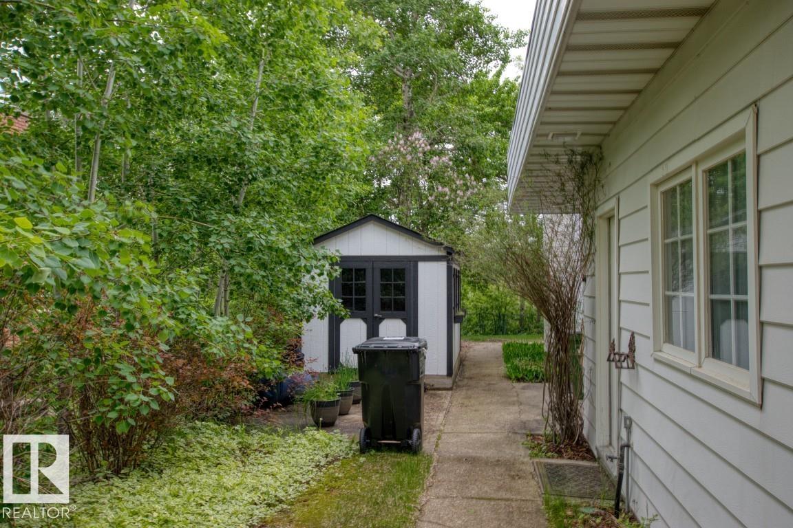 Photo 46 at 104 Quesnell Crescent NW, Quesnell Heights, Edmonton