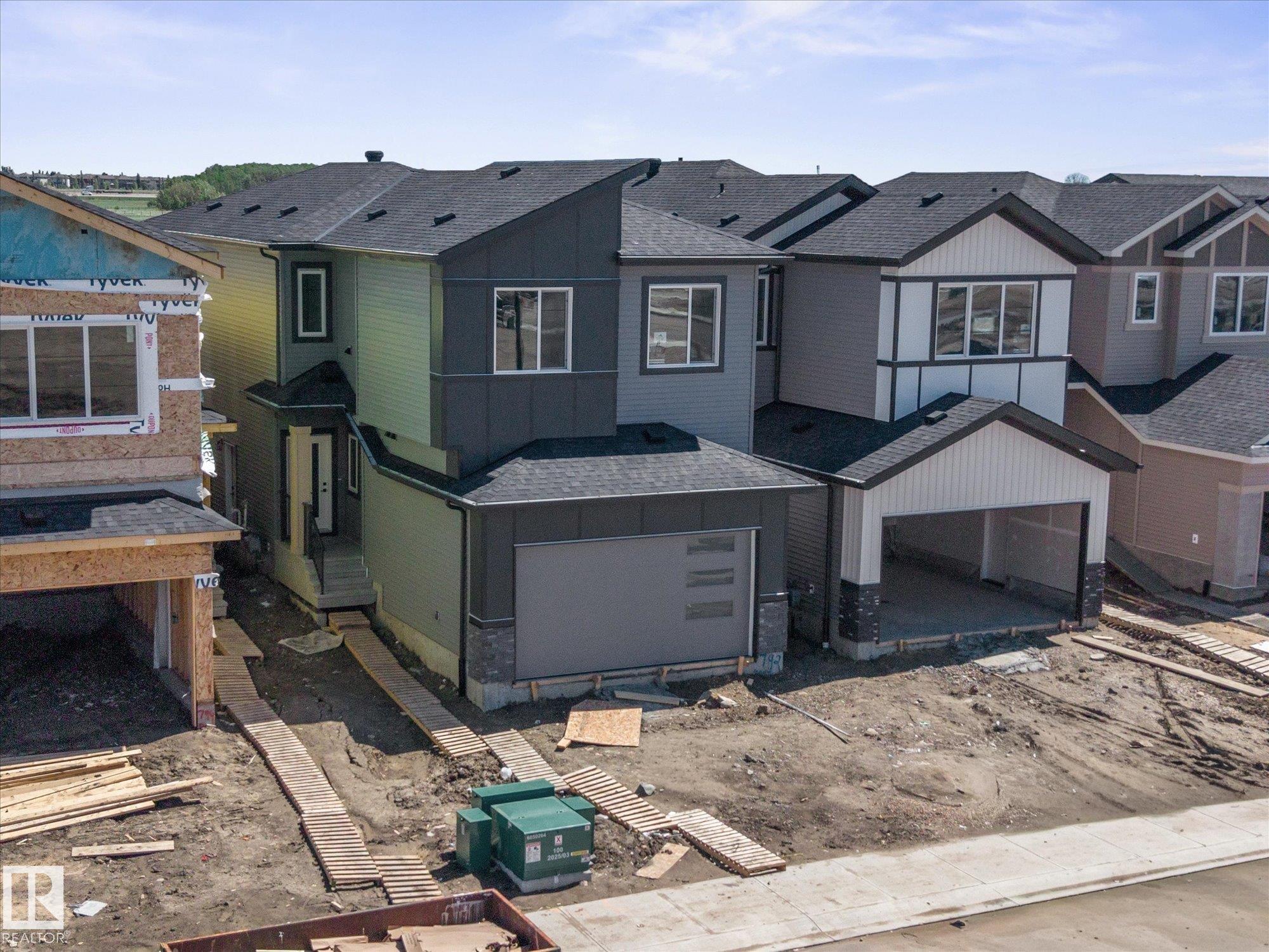 792 Bank Drive, Black Stone, Leduc