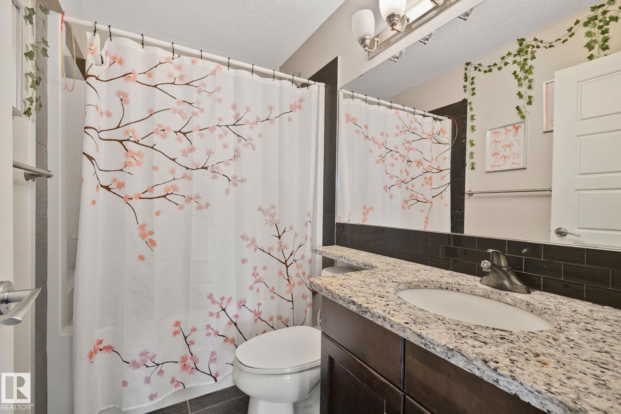 Photo 16 at 16404 136 Street NW, Carlton, Edmonton