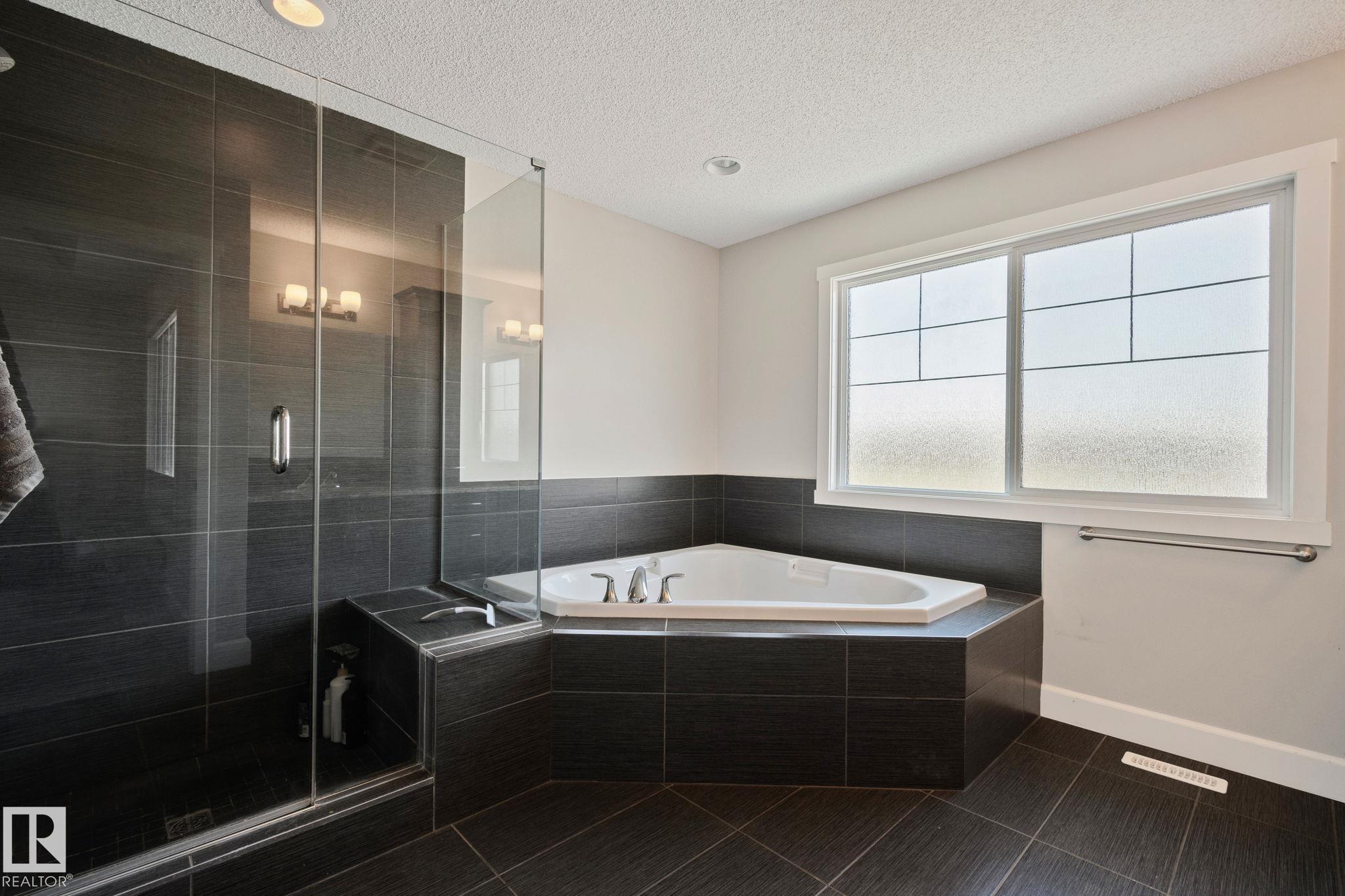 Photo 20 at 16404 136 Street NW, Carlton, Edmonton