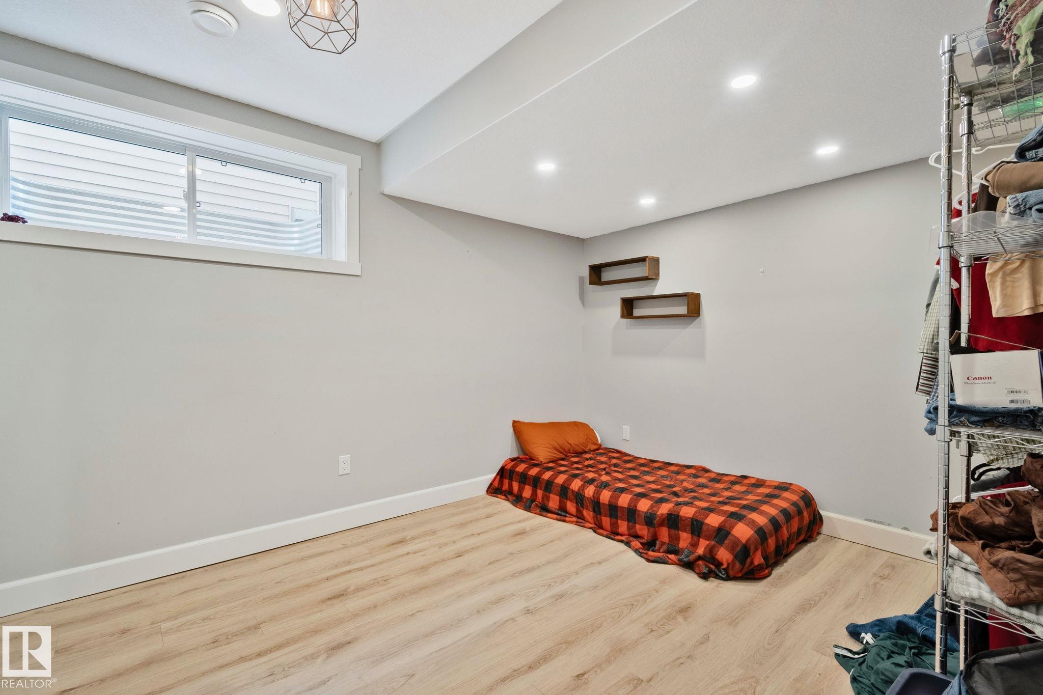 Photo 28 at 16404 136 Street NW, Carlton, Edmonton
