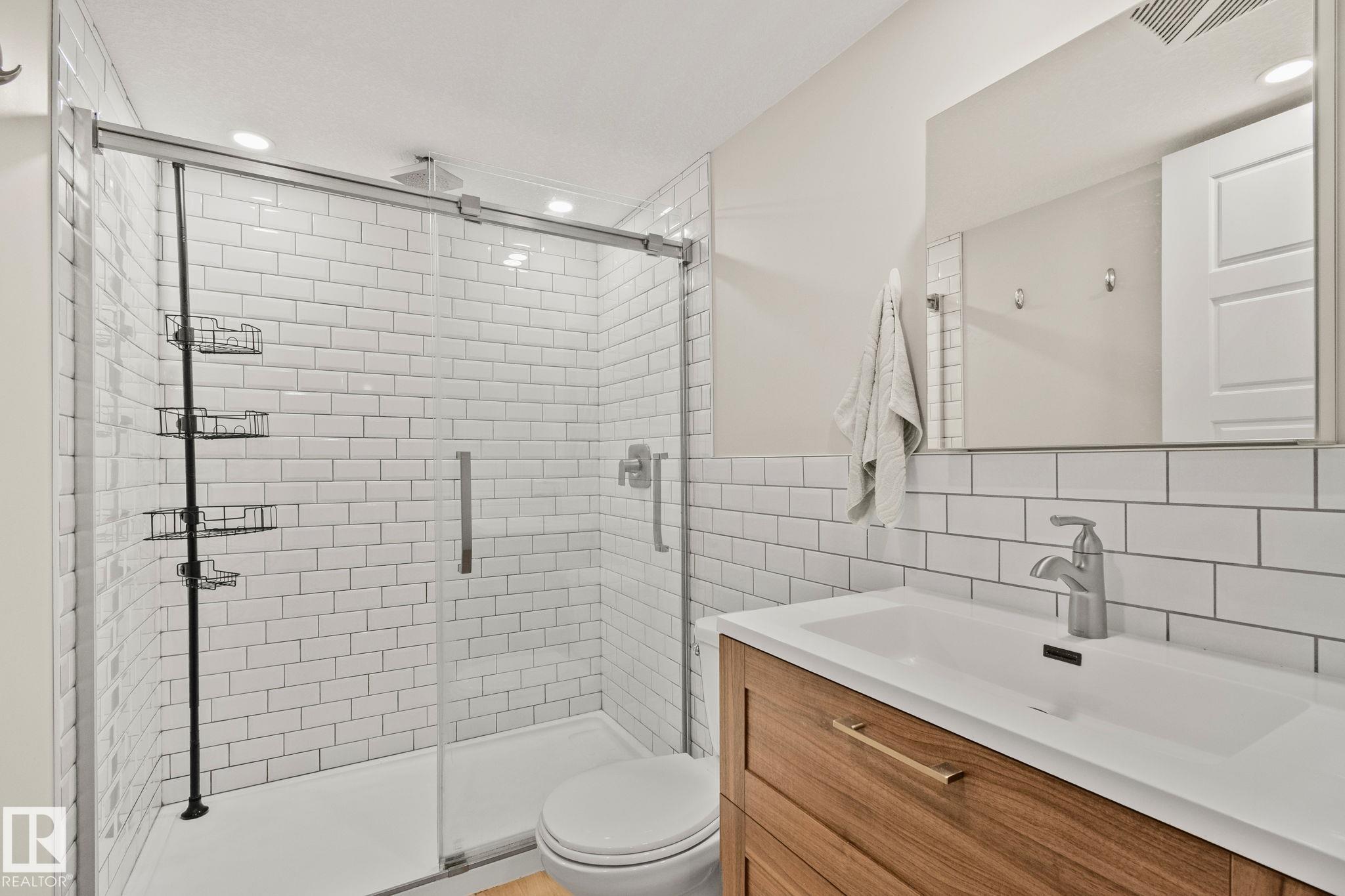 Photo 29 at 16404 136 Street NW, Carlton, Edmonton