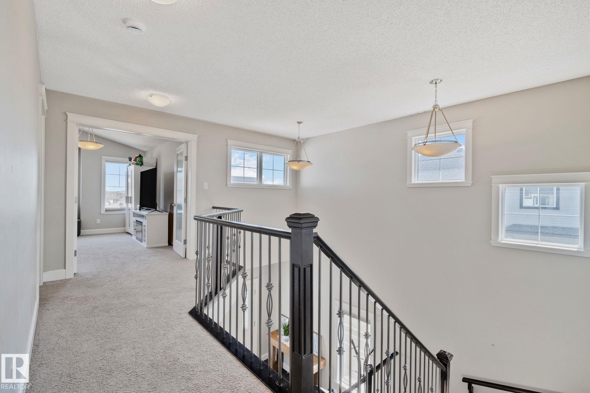 Photo 9 at 16404 136 Street NW, Carlton, Edmonton