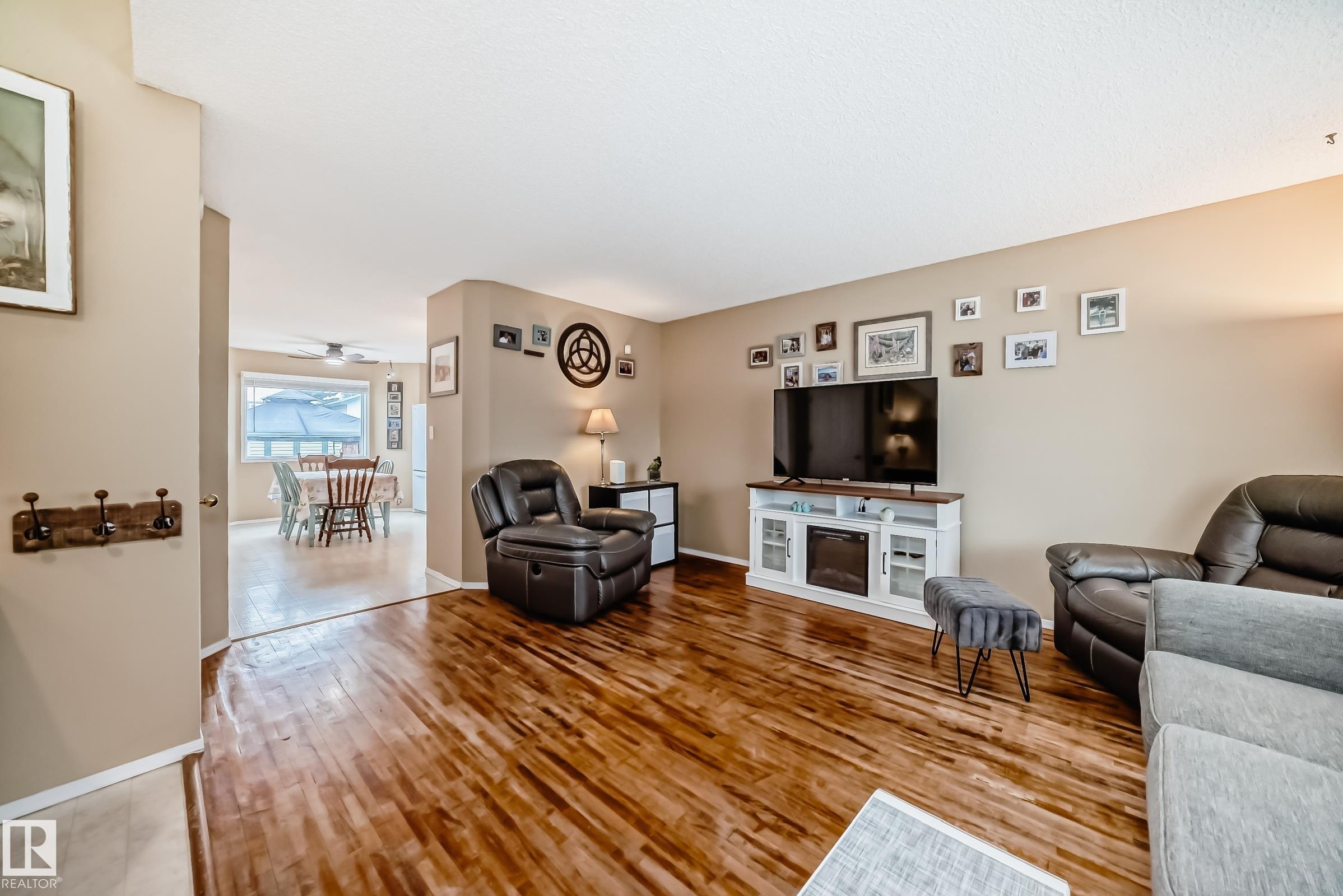 11831 9 Avenue NW, Twin Brooks, Edmonton