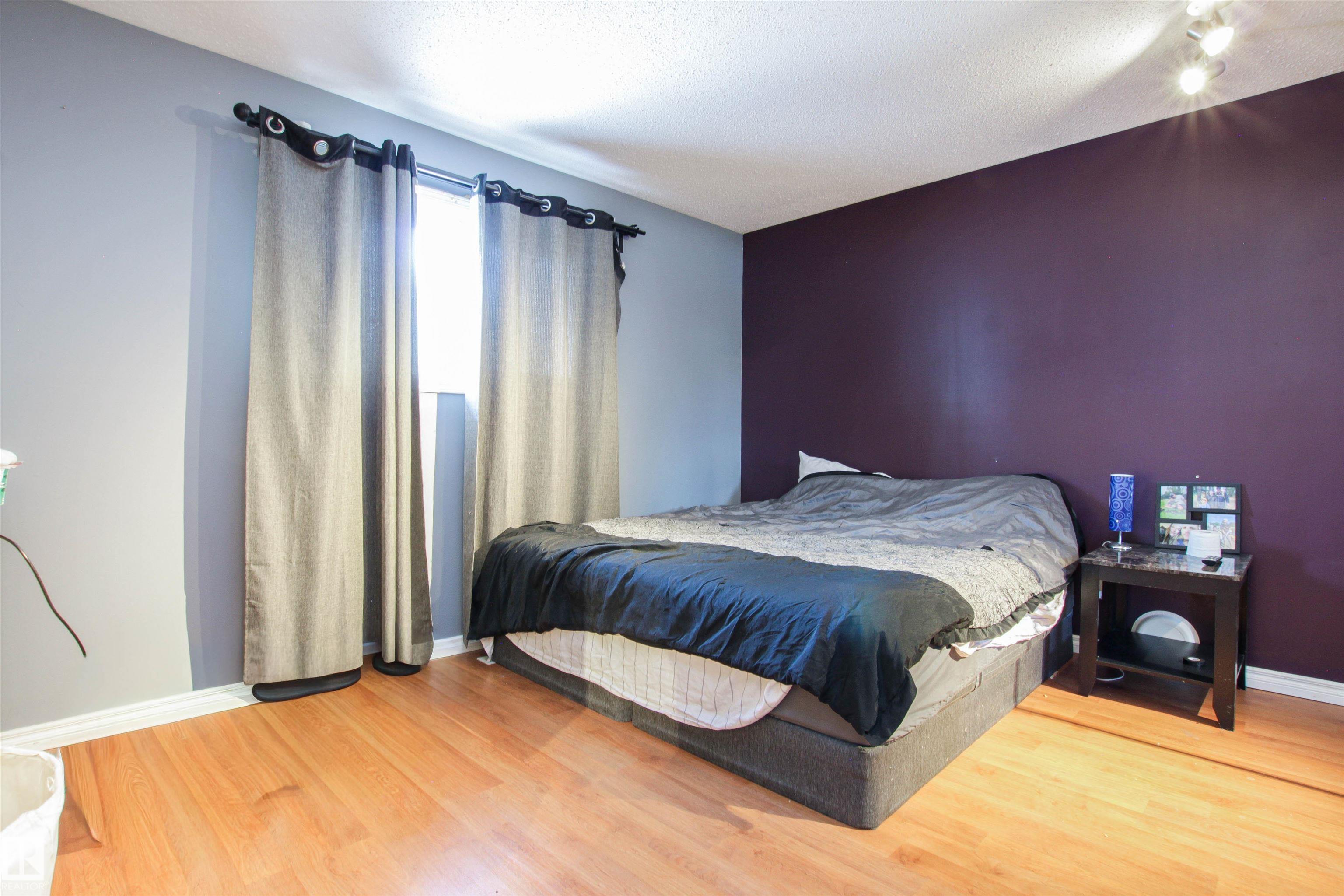 Photo 11 at 2415 49a Street NW, Weinlos, Edmonton