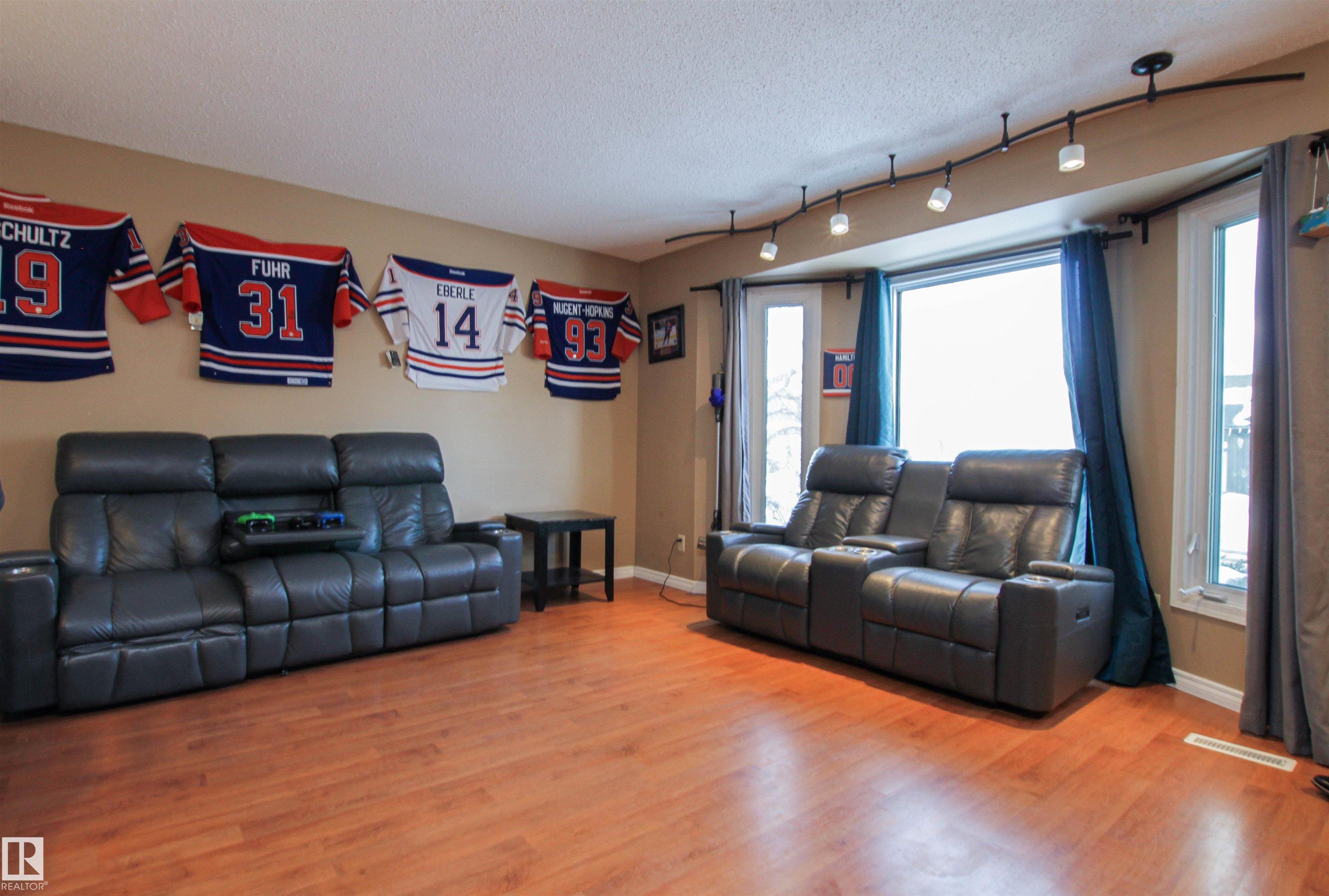 2415 49a Street NW, Weinlos, Edmonton
