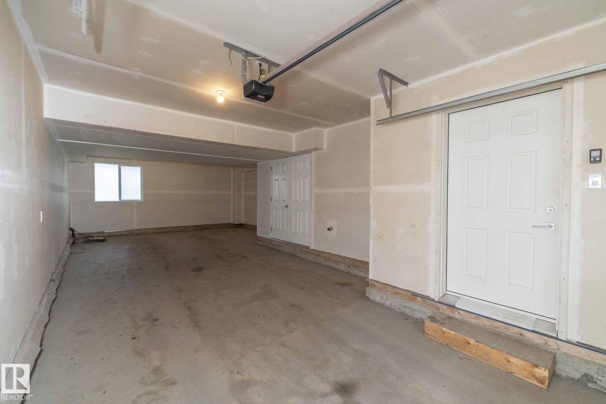 https://zimg.paragon.ice.com/ParagonImages/Property/PM/RAE/225405614/39/0/0/1f8bf7804dc6b648550d8ff5ab3d2f35/1/c08774c3d0f49eceb3d0daae885e62e2/225405614-62d50204-0465-43f8-a7d3-27459371bc39.JPG