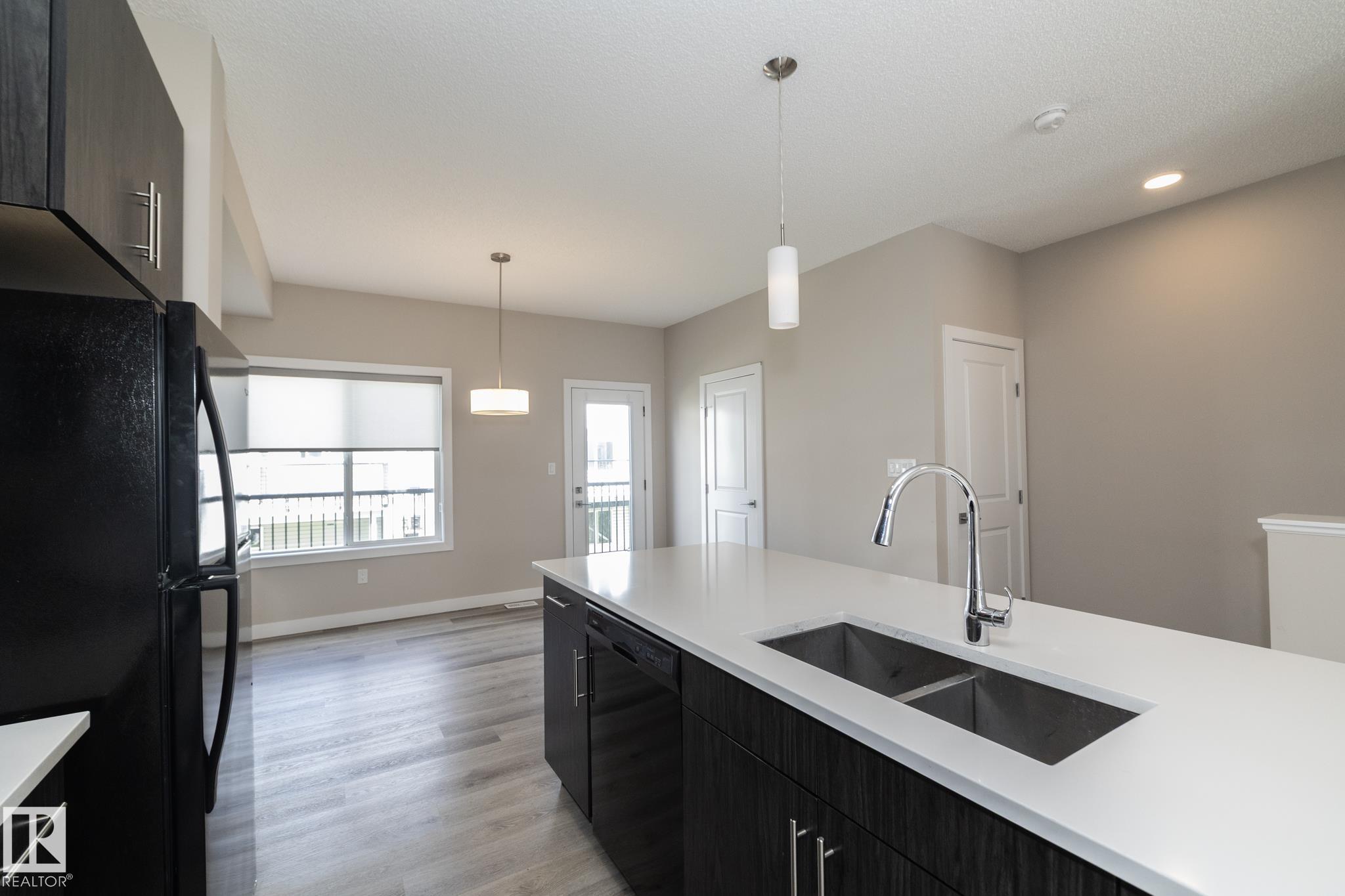 https://zimg.paragon.ice.com/ParagonImages/Property/PM/RAE/225405614/52/0/0/328ed1a9785a52b62d2a902572b9face/1/c08774c3d0f49eceb3d0daae885e62e2/225405614-efda8779-d72f-4602-8e76-82c3f41ff31f.JPG