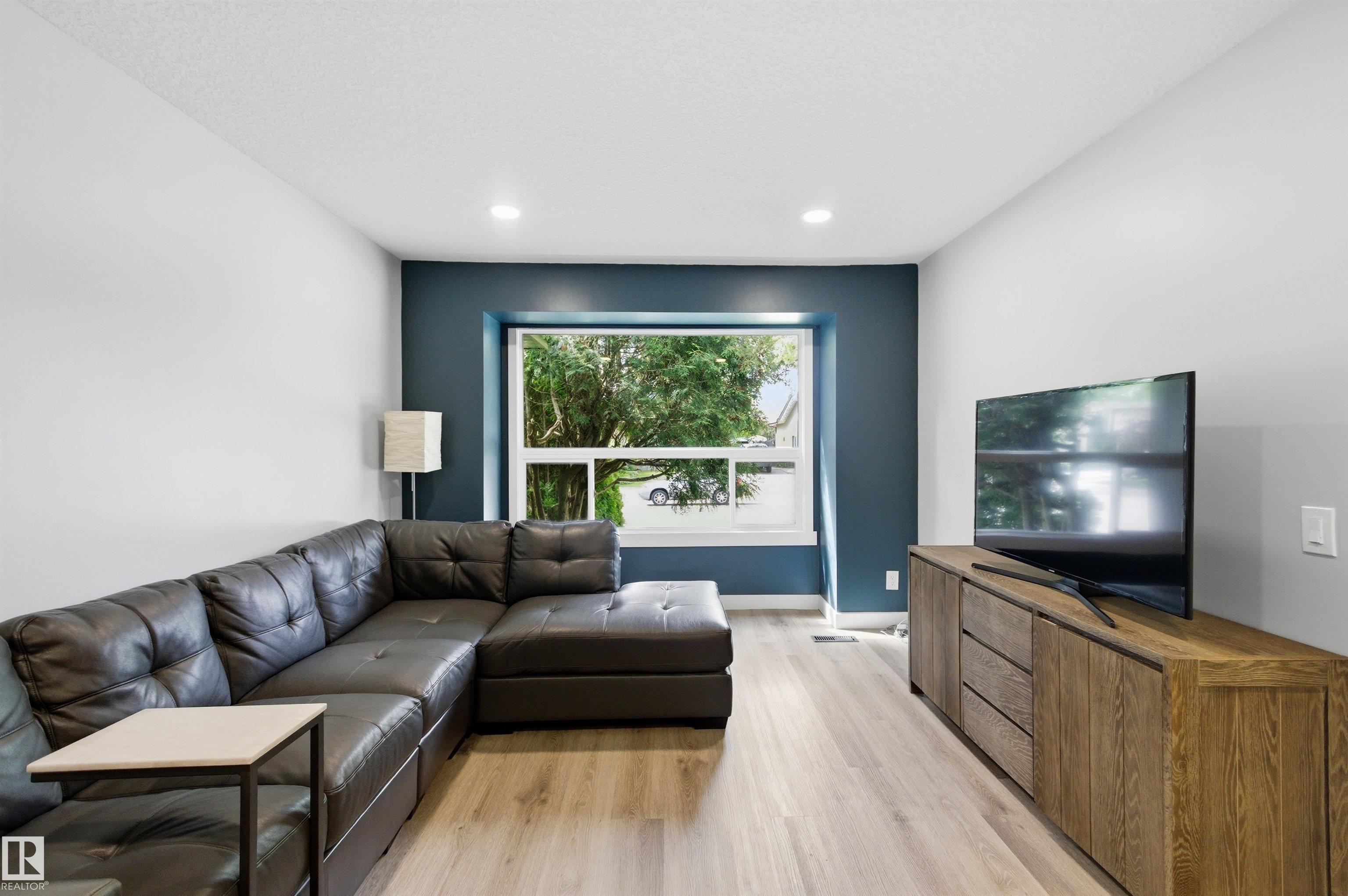 Photo 7 at 3 Woodbine Court, Woodbridge Farms, Sherwood Park