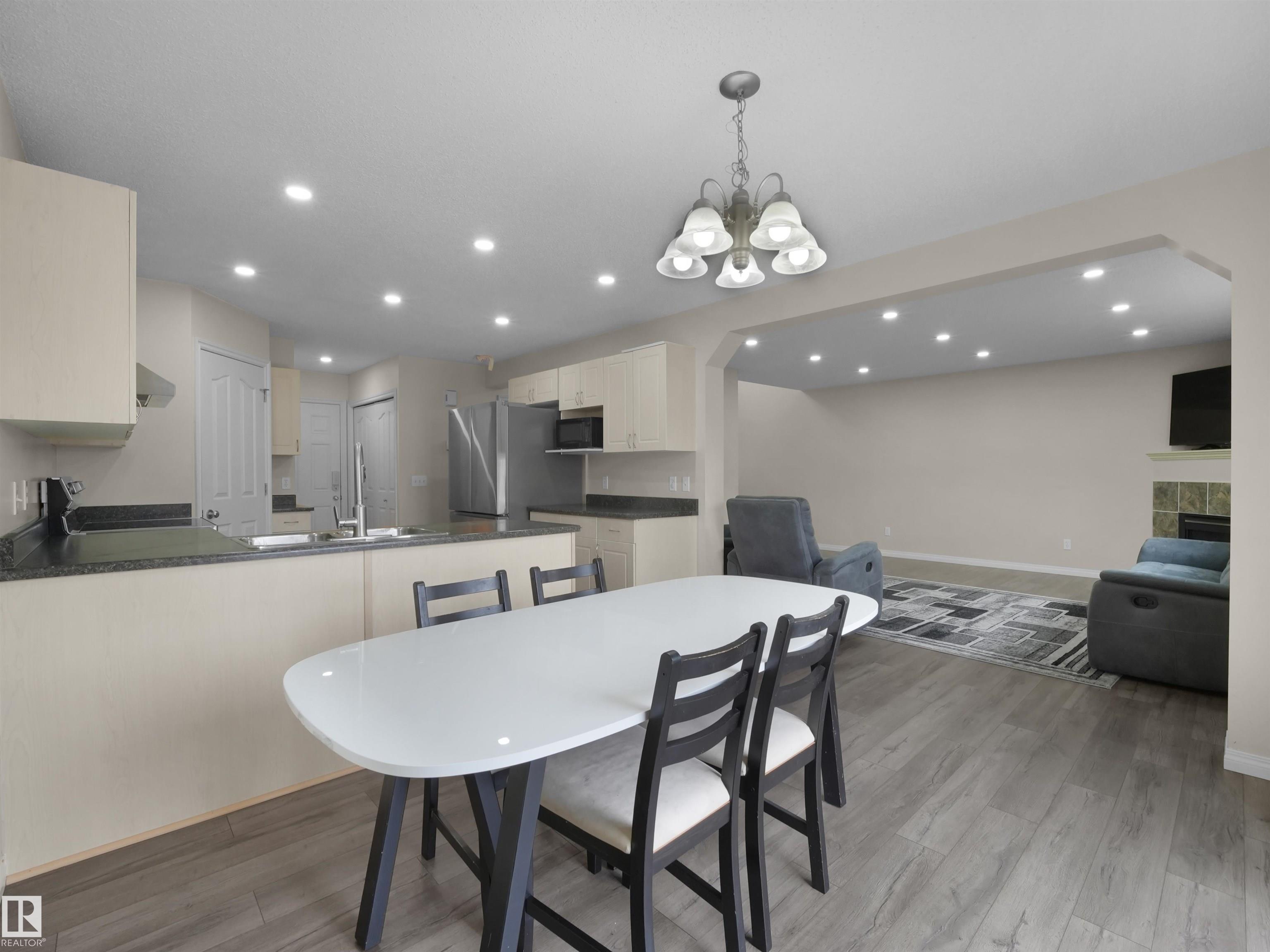 Photo 10 at 7407 Singer Landing NW, South Terwillegar, Edmonton