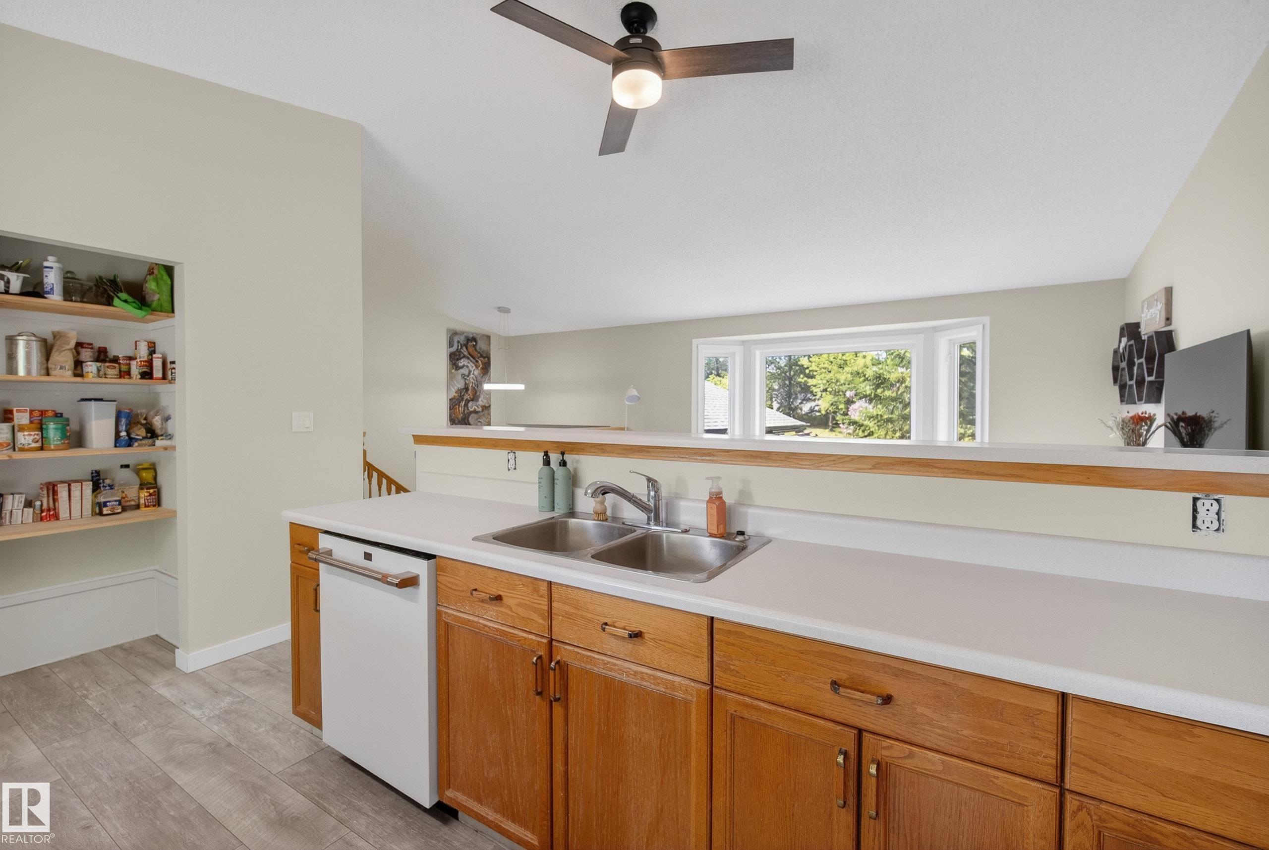 Photo 14 at 21 - 2228 Parkland Drive, Lake Country Prop., Rural Parkland County