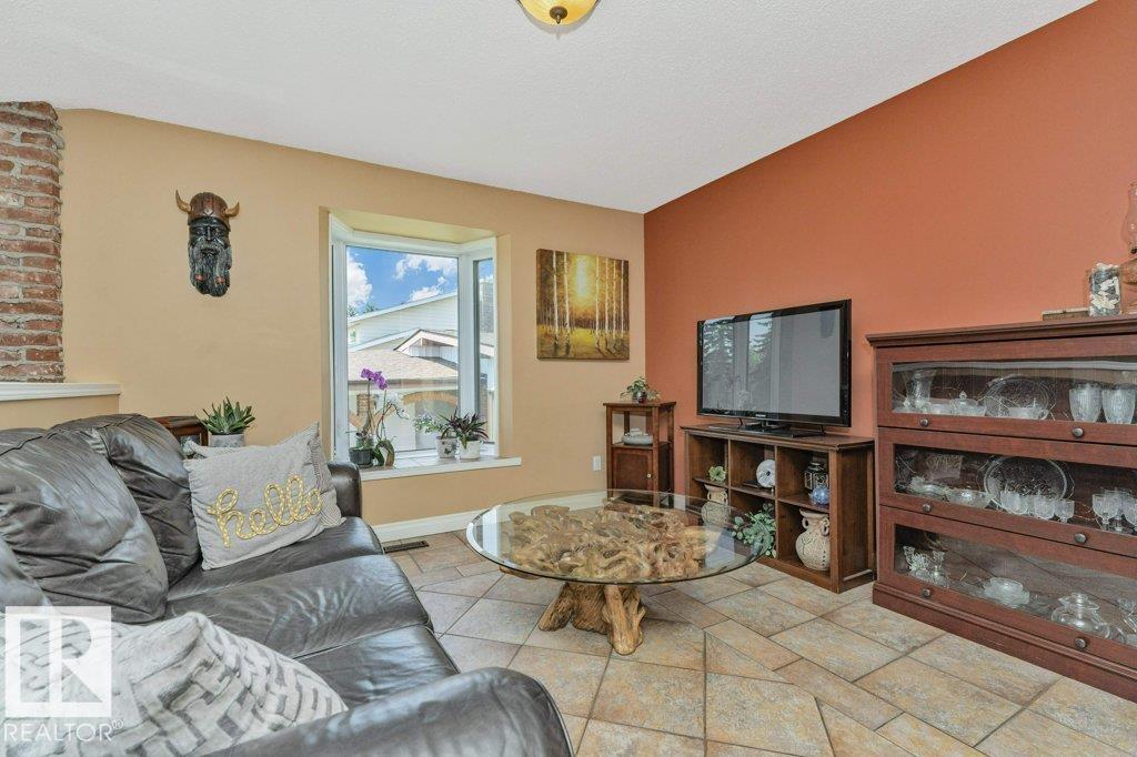 Photo 18 at 149 Greenoch Crescent NW, Greenview, Edmonton
