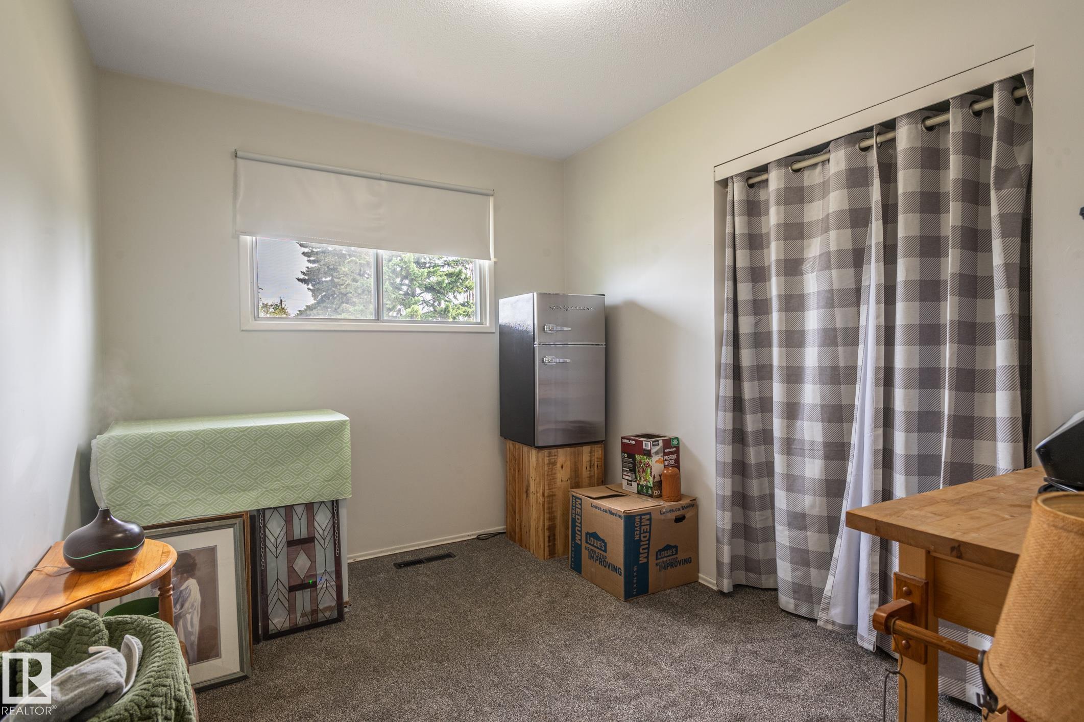 Photo 11 at 13816 62 Street NW, York, Edmonton