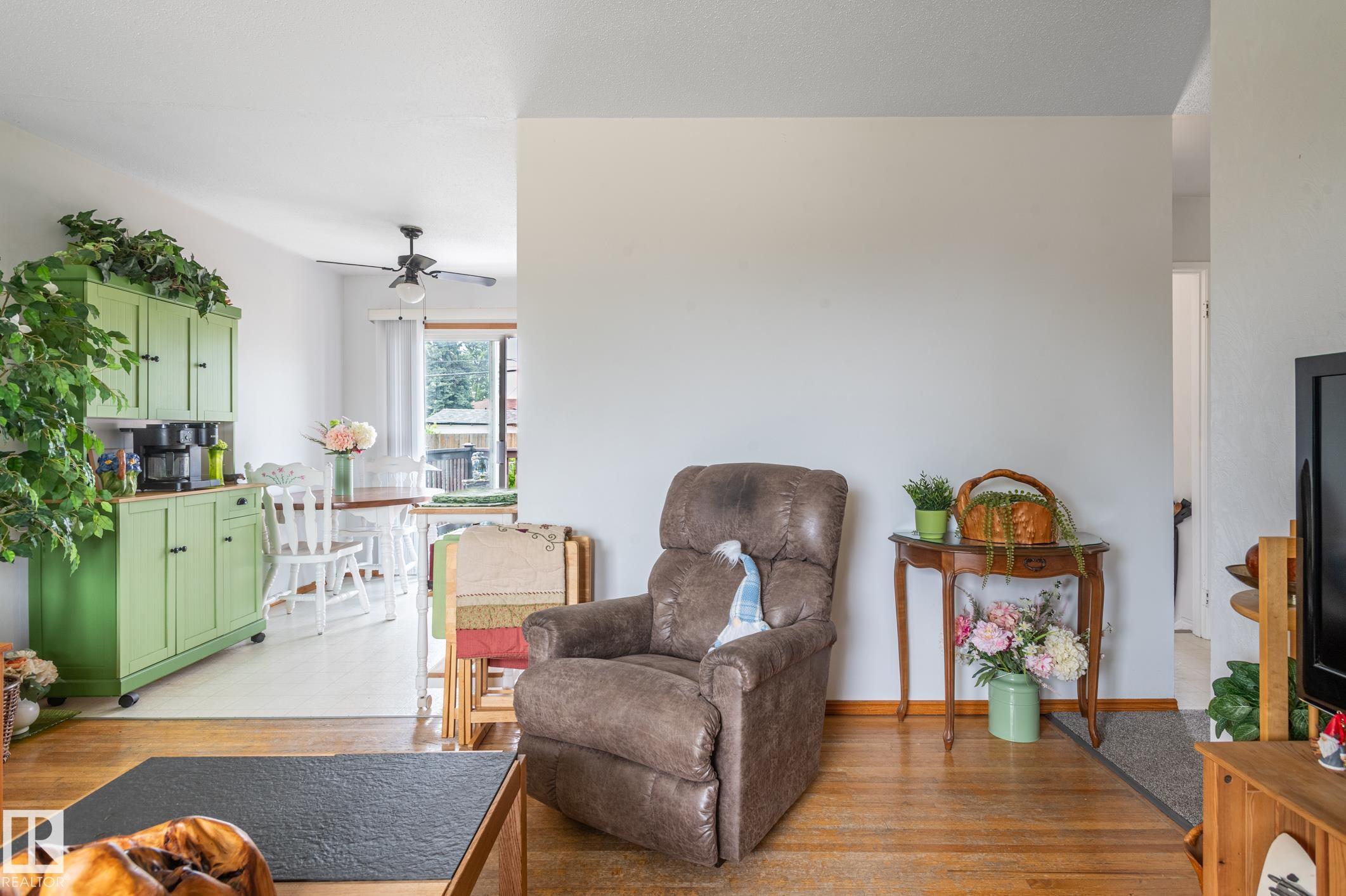 13816 62 Street NW, York, Edmonton
