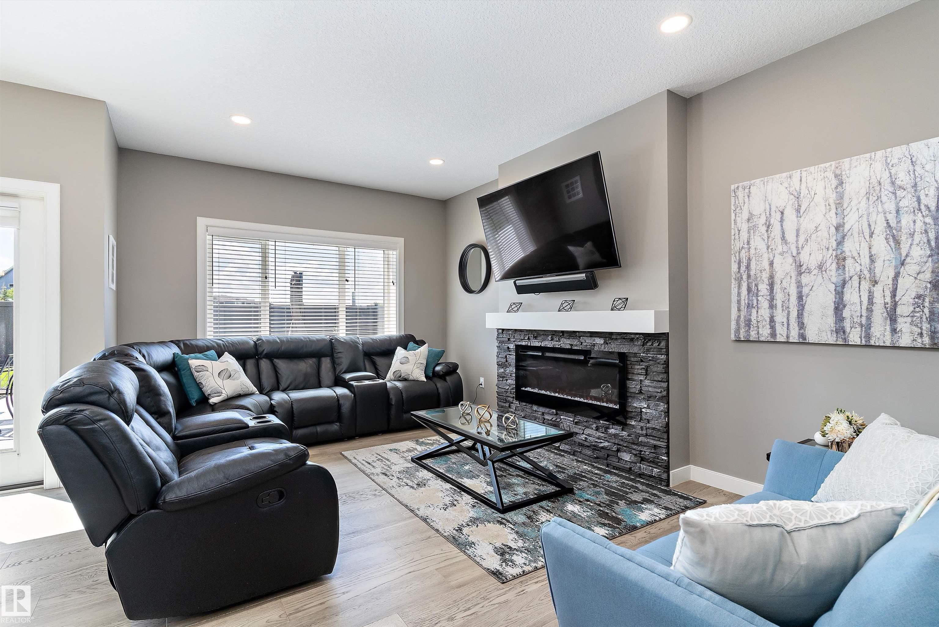 Photo 14 at 2072 Graydon Hill Crescent SW, Graydon Hill, Edmonton