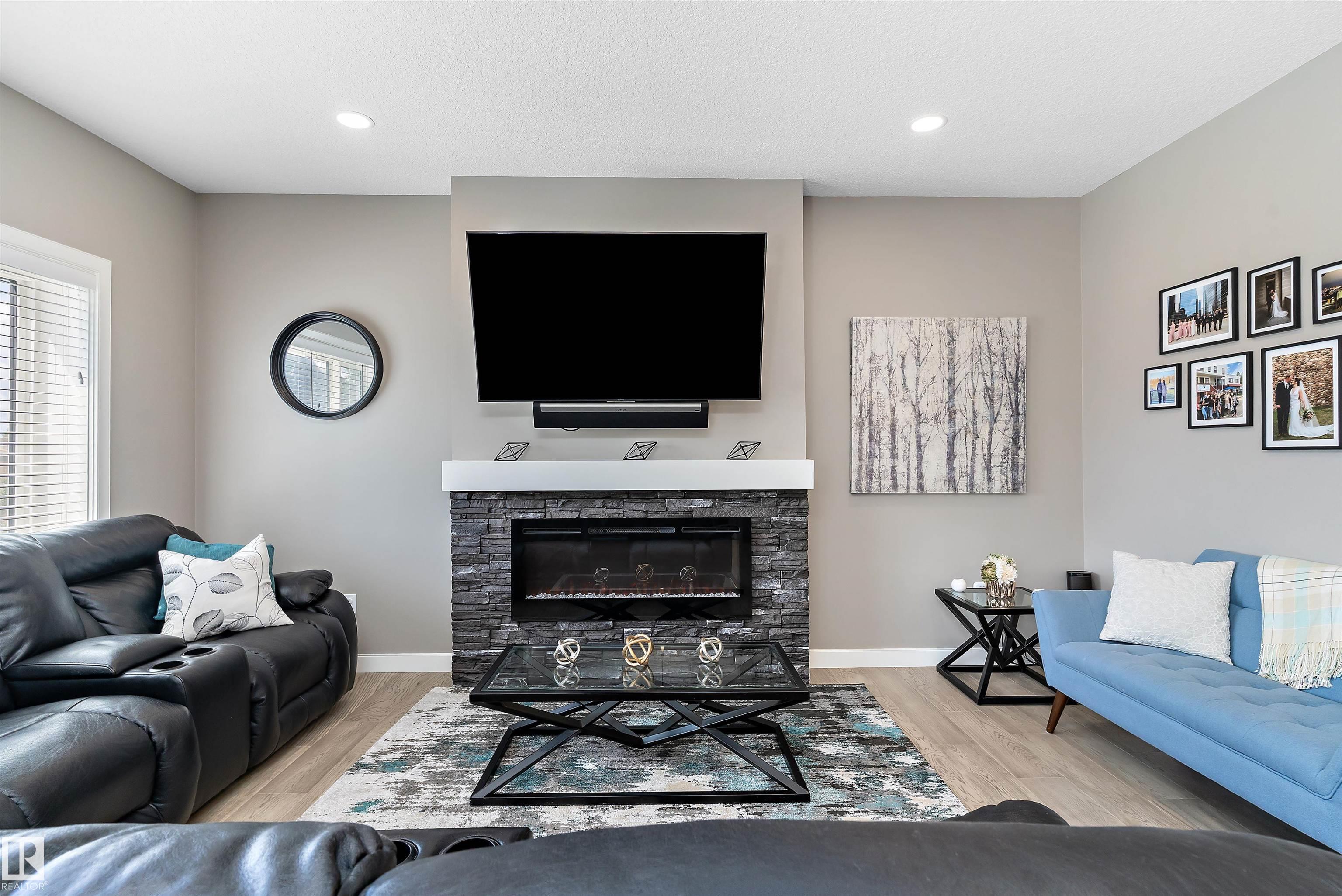 Photo 15 at 2072 Graydon Hill Crescent SW, Graydon Hill, Edmonton