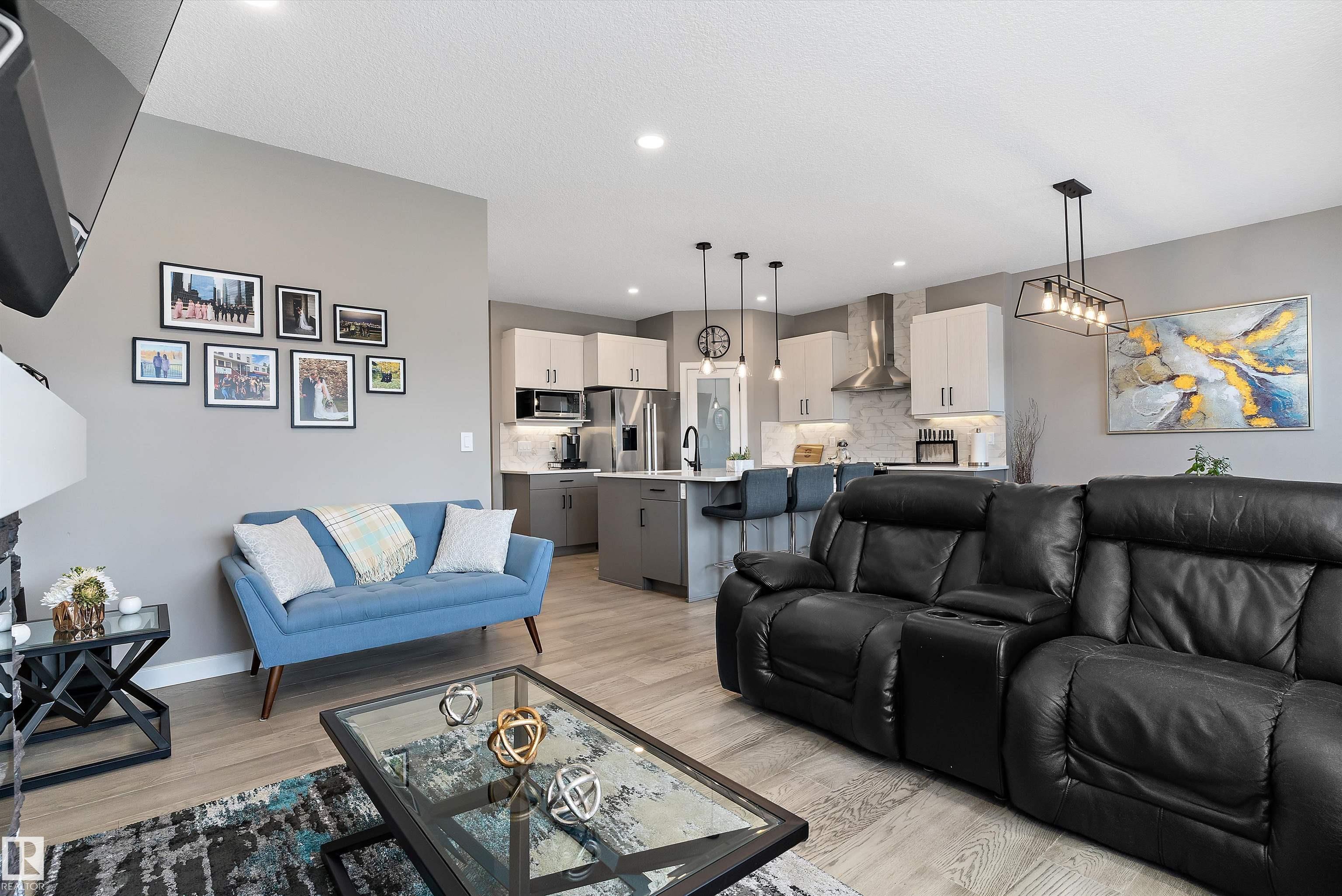 Photo 17 at 2072 Graydon Hill Crescent SW, Graydon Hill, Edmonton