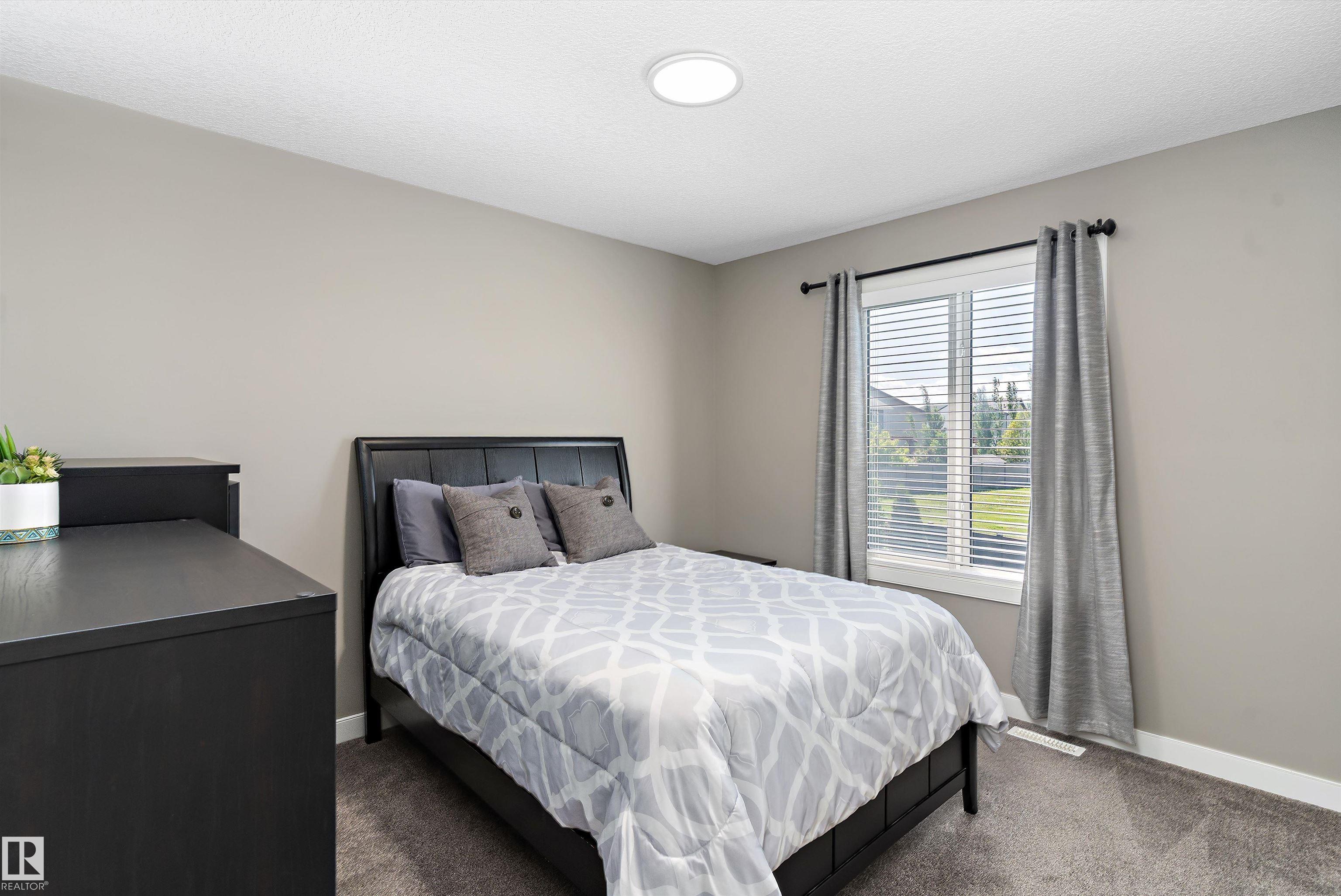 Photo 21 at 2072 Graydon Hill Crescent SW, Graydon Hill, Edmonton