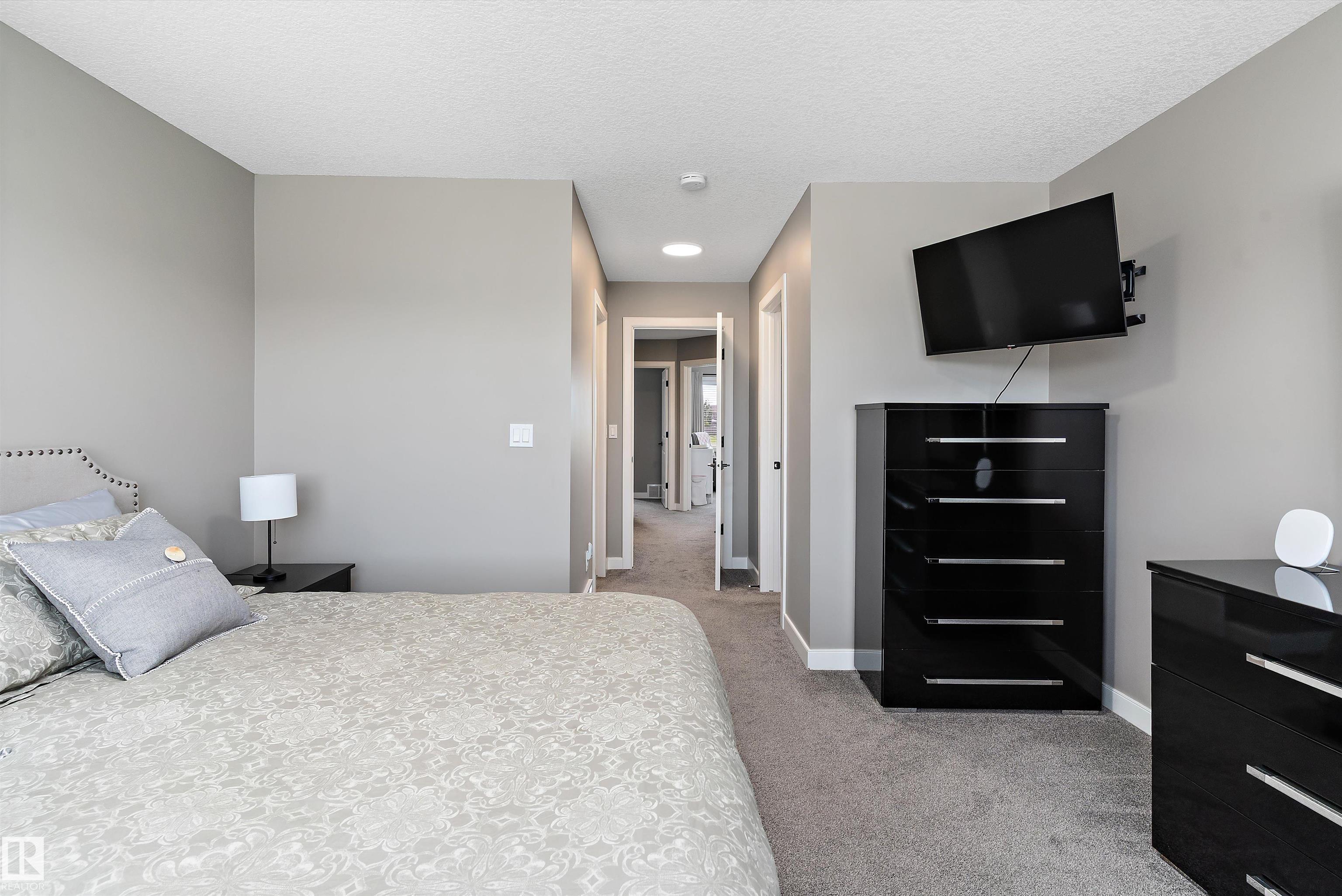 Photo 29 at 2072 Graydon Hill Crescent SW, Graydon Hill, Edmonton