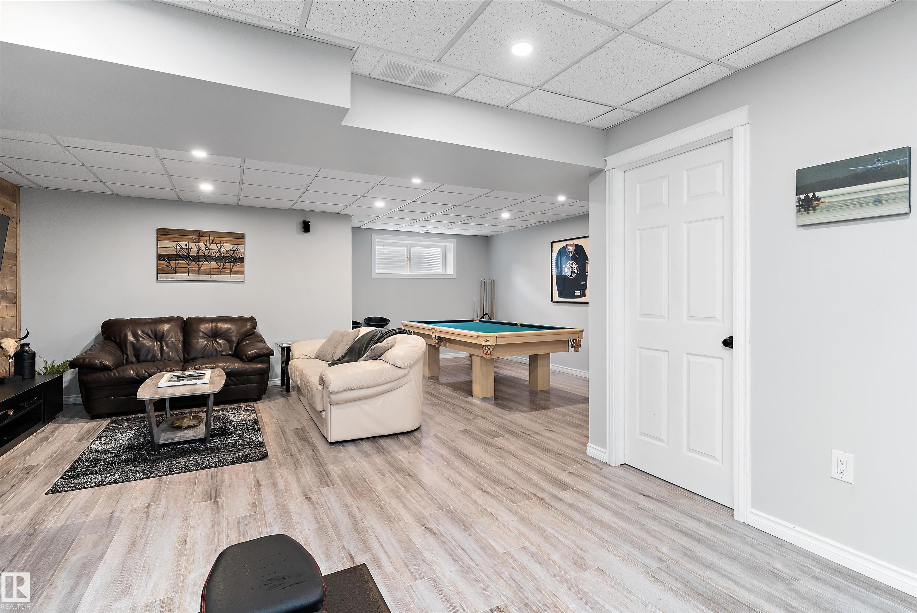 Photo 33 at 2072 Graydon Hill Crescent SW, Graydon Hill, Edmonton